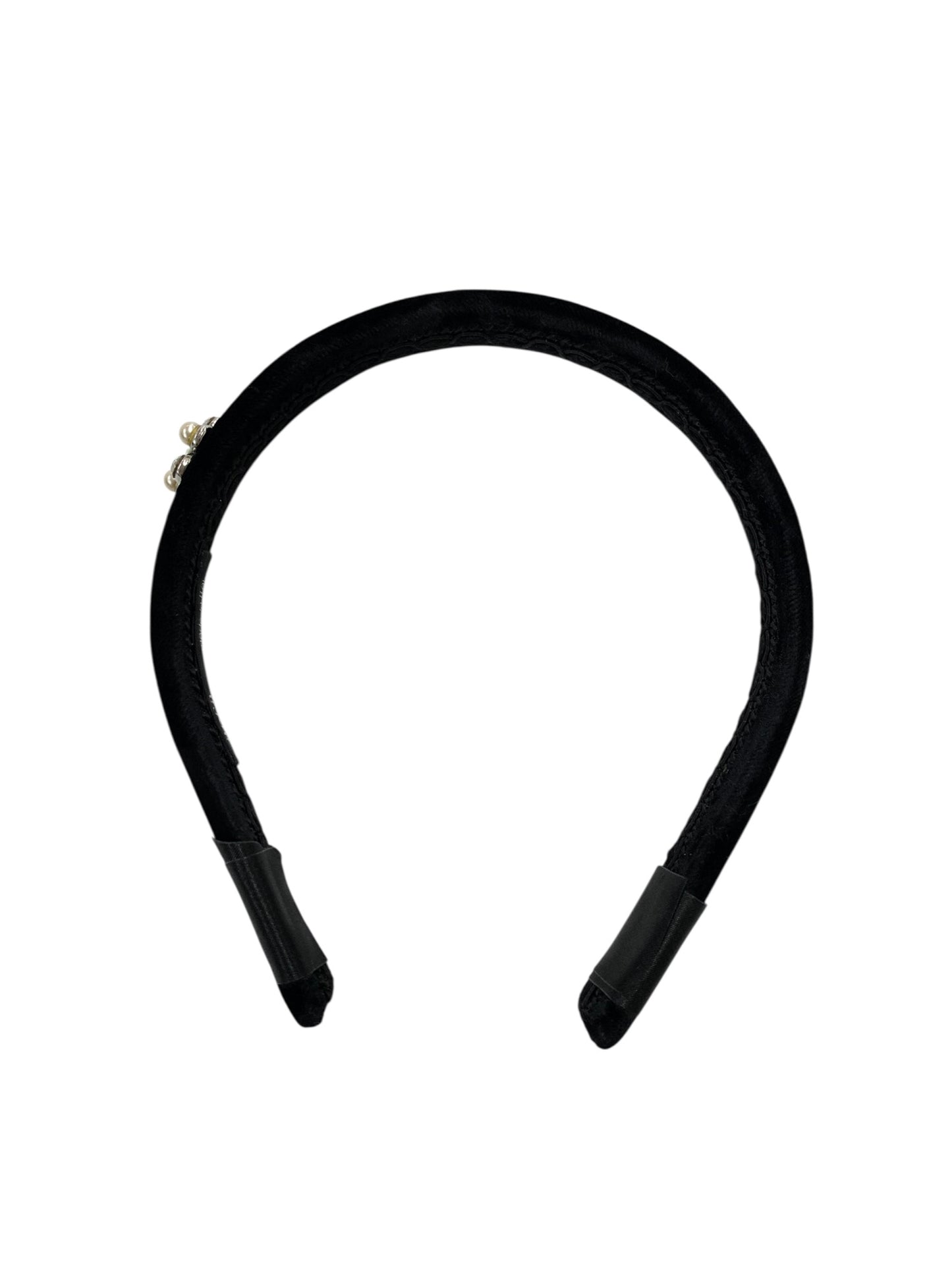 アッカ カチューシャ ブラック ヘアアクセサリー ベロア パールビジュー IT2UVZFZ64R4