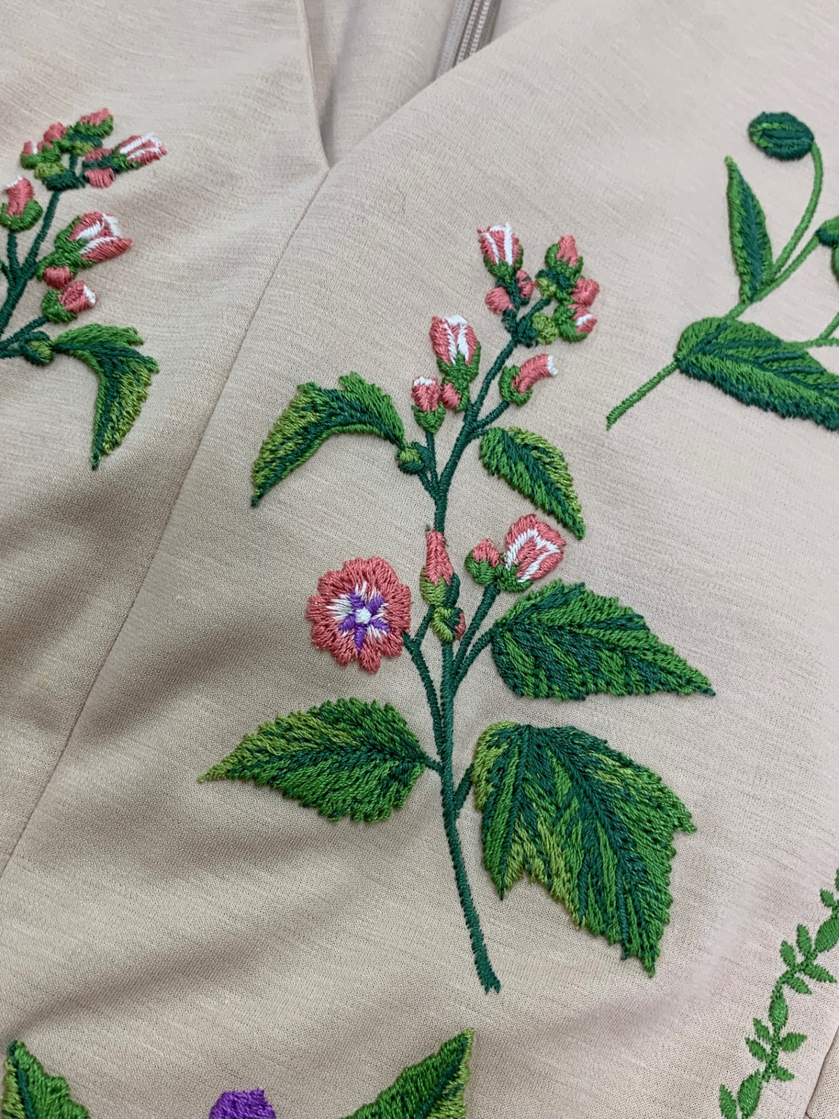 シビラ ワンピース M ピンク 花 刺繍 Ⅴネック IT1VXM8FFXWU