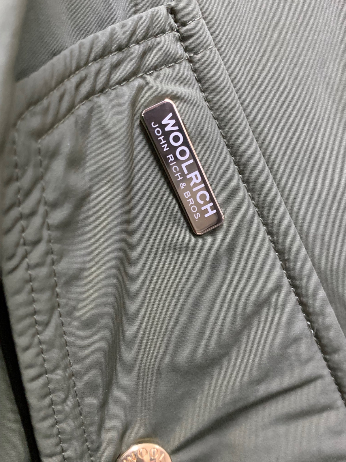 ウールリッチ ANORAK ドルマンスリーブ ケープ型 ナイロンジャケット XL MILITARY GREEN Shape Memory ITPNKFH9I62U
