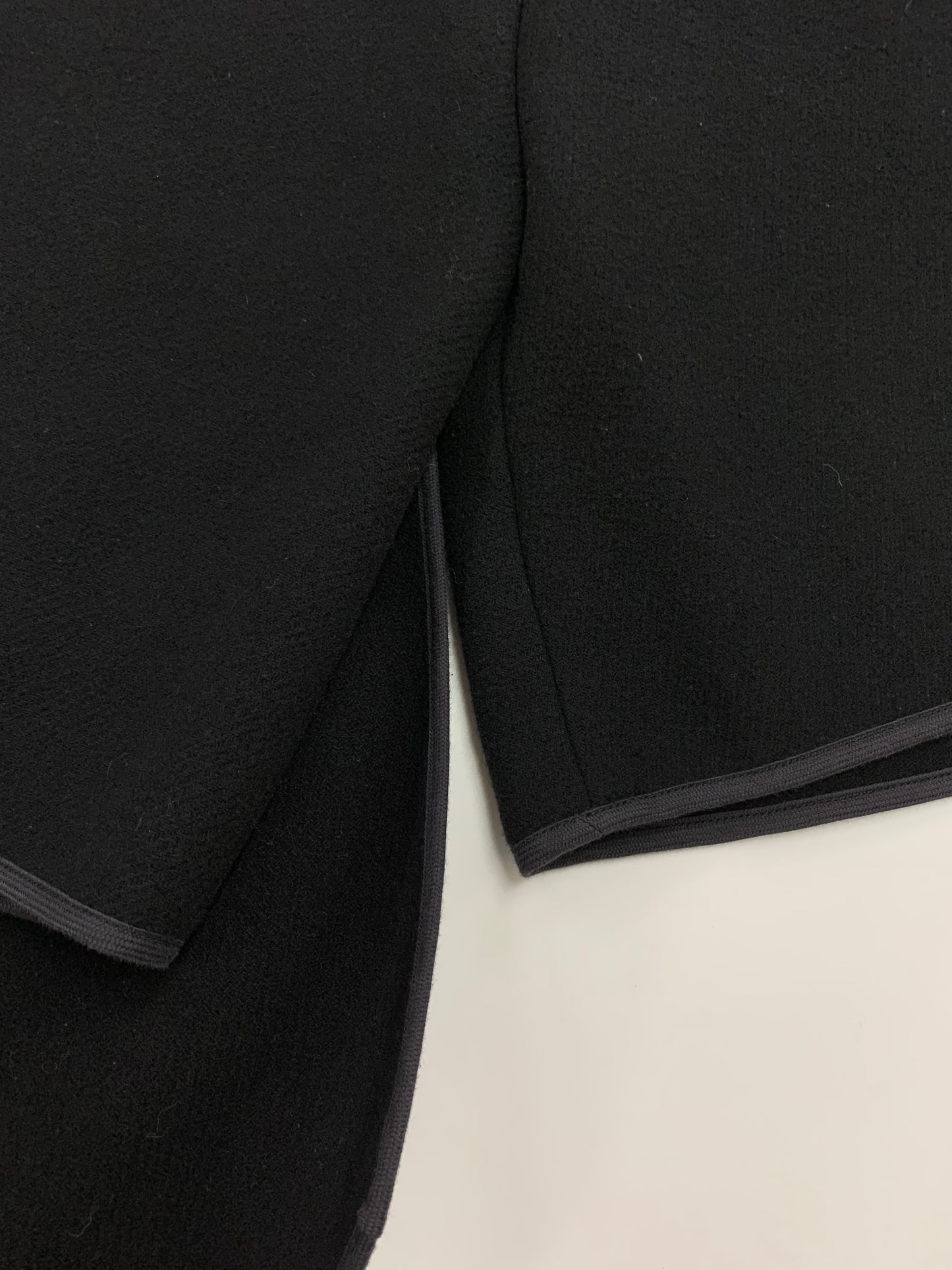 クロエ 18SMA71 ポンチョ 34 ブラック アシンメトリー ハイネック ITGY7ORP1O9V