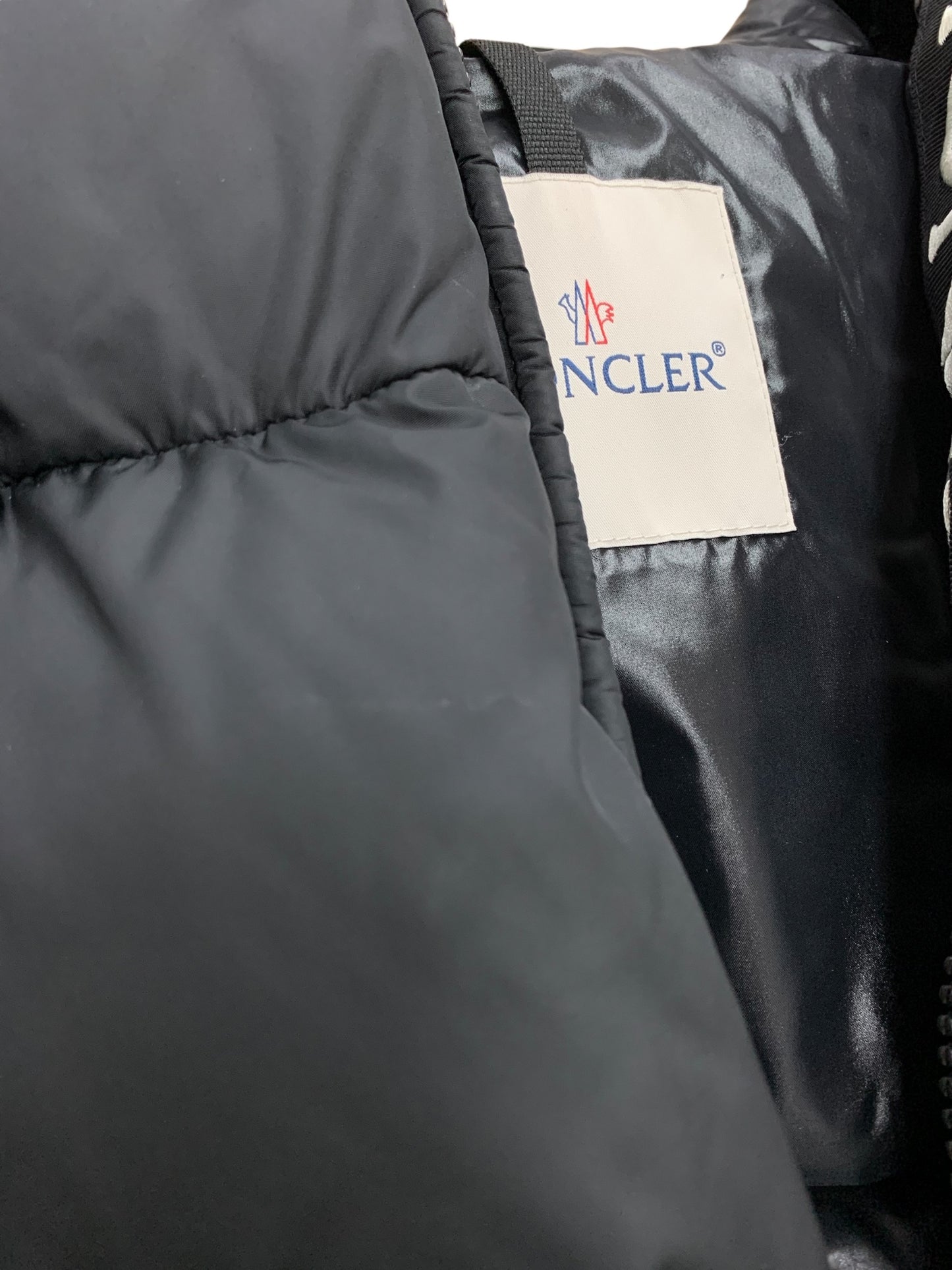 モンクレール MONTCLA GIUBBOTTO H209111356900 C0300 ダウンジャケット ブラック ITHJQQH41W1S