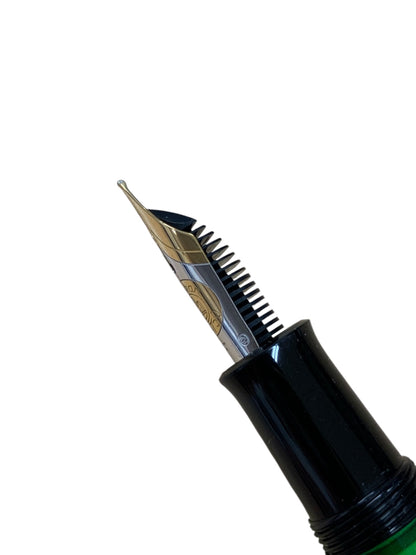 ペリカン 万年筆 スーベレーン M700 トレド ブラック/グレー EF 18C-750 IT9BASW43R38