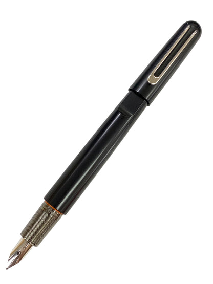 モンブラン 万年筆 「M」マークニューソン 113618 ウルトラブラック M 14K 生産終了モデル IT2OJRHOFNLL