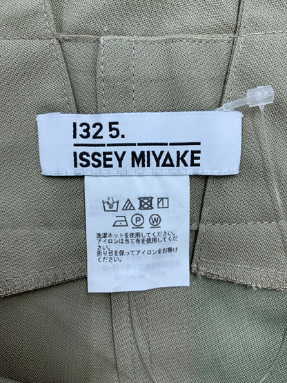 132 5. イッセイミヤケ IL23FI323 サロペット 3 グレージュ バイカラー IT8E7TNU9G5C