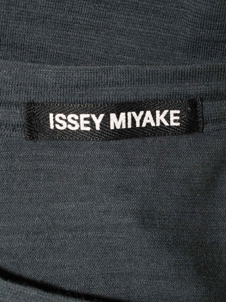 イッセイミヤケ ME01JK428 Tシャツ 2 グリーン クルーネック ITMPA4RXNVTG 【SALE】