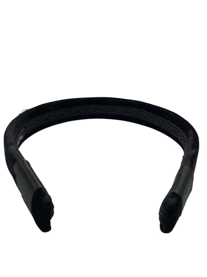 アッカ カチューシャ ブラック ヘアアクセサリー ベロア パールビジュー IT2UVZFZ64R4