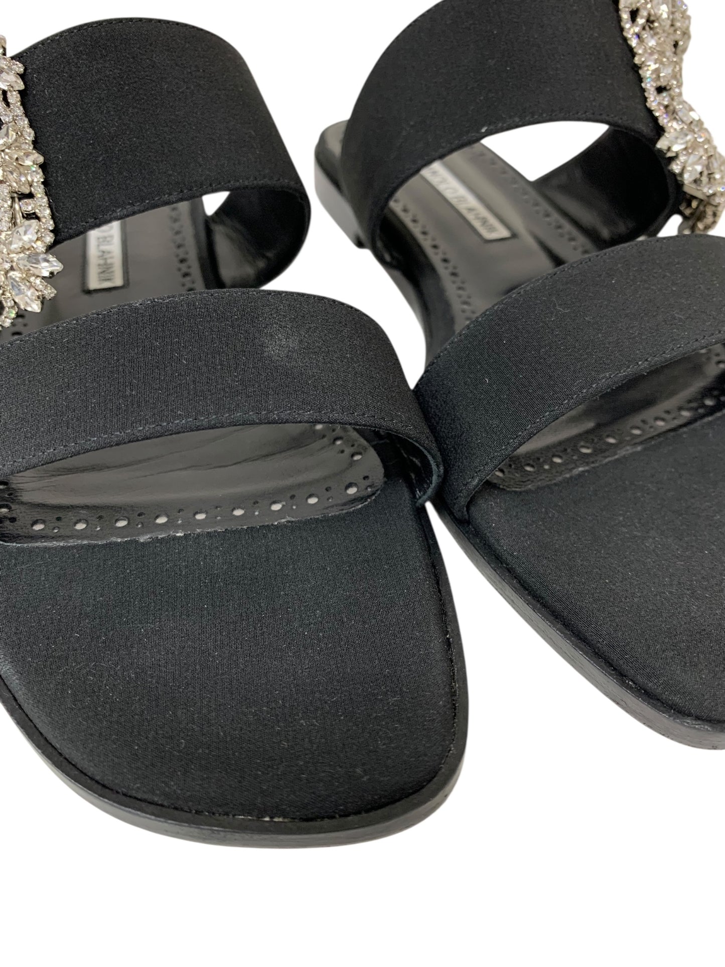 マノロブラニク TITUBAFLAT JEWEL 010 サンダル 38 ブラック ハンギシ IT306KENAM8O