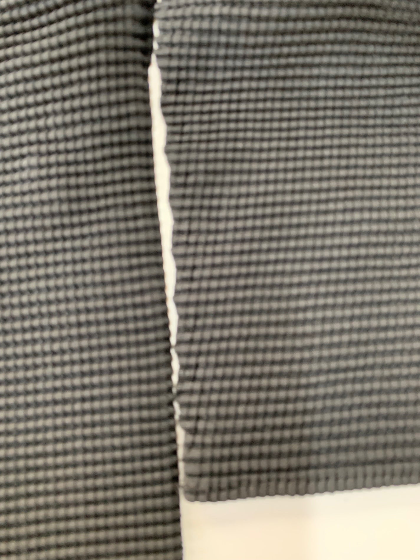 ミーイッセイミヤケ MI21FJ001 プルオーバー ブラック ボトルネック ワッフルプリーツ ITIRL77C9W3I