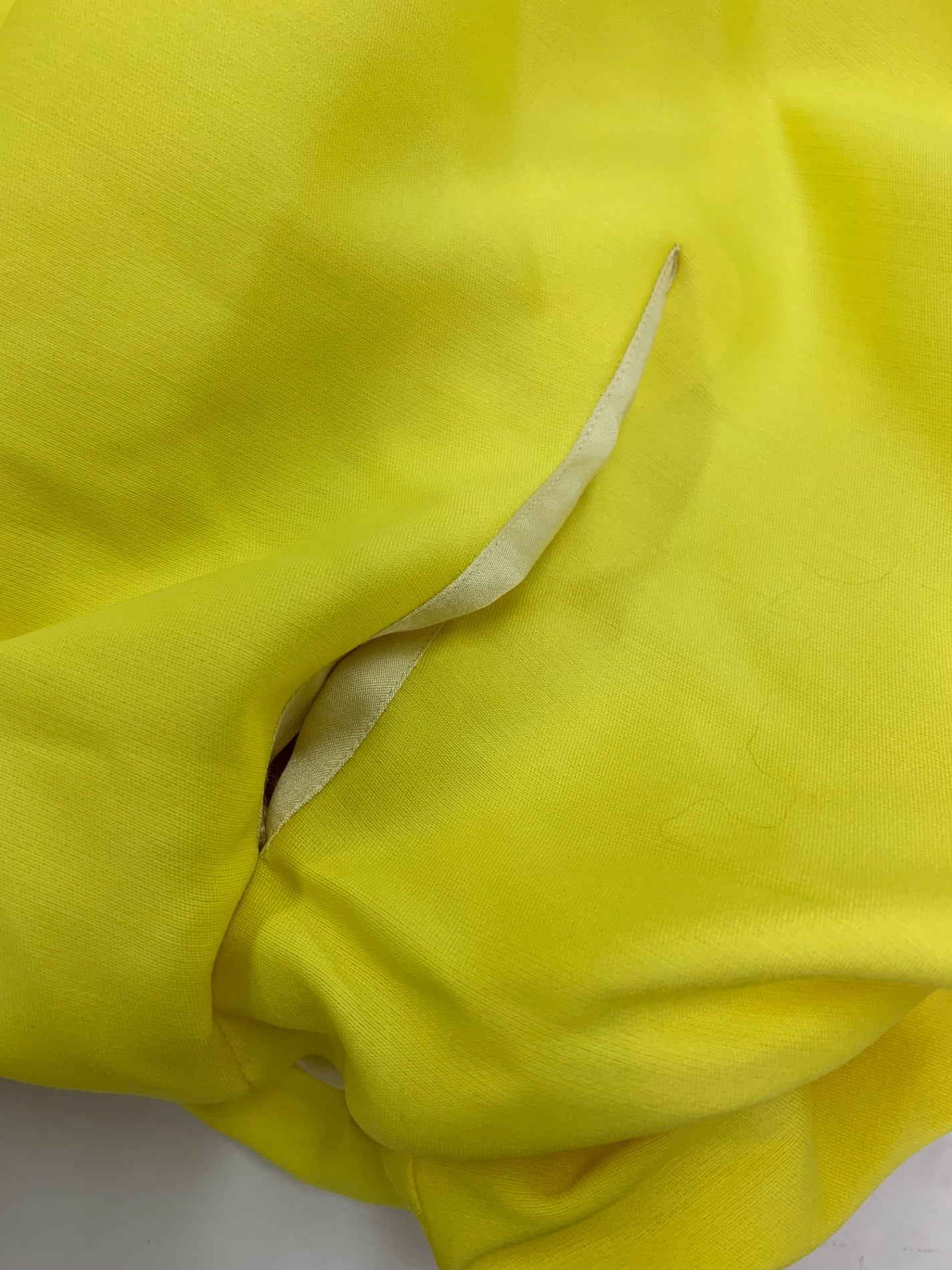ナディア cloudy cape N0445 プルオーバー F イエロー クロップド 22AW ITZ8N4DY4W70