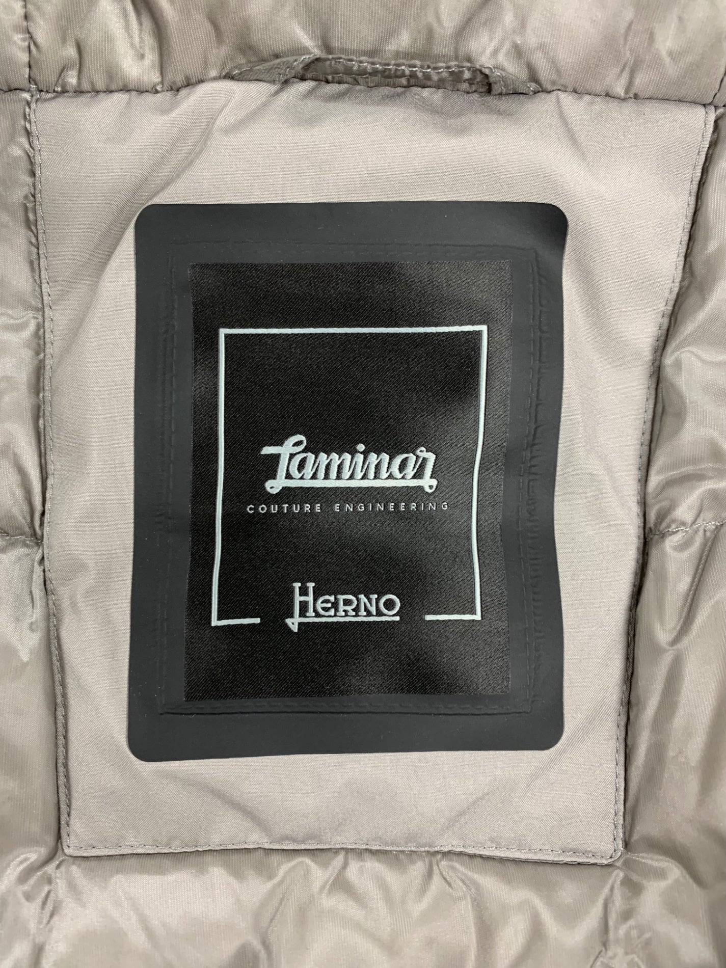 ヘルノ Laminar ゴアテックス 2レイヤー パーカー PI00353DL111239436 ダウンコート 36 グレー ‘24 ITT4HH5EOFH4