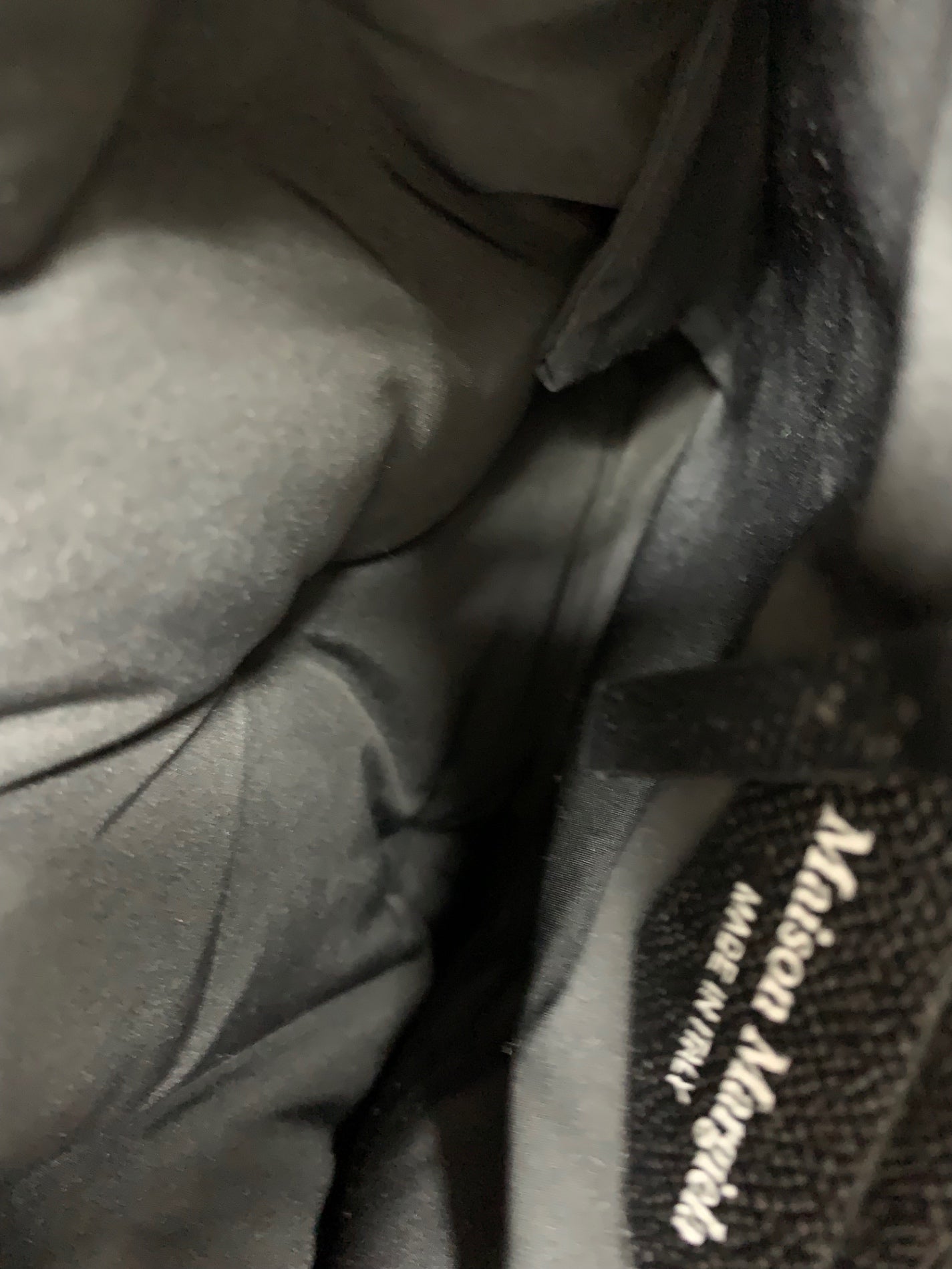 メゾンマルジェラ GLAM SLAM FLAT POCKET BAG SB2WG0008 ショルダーバッグ ブラック ITGBETUYB7EW 【SALE】