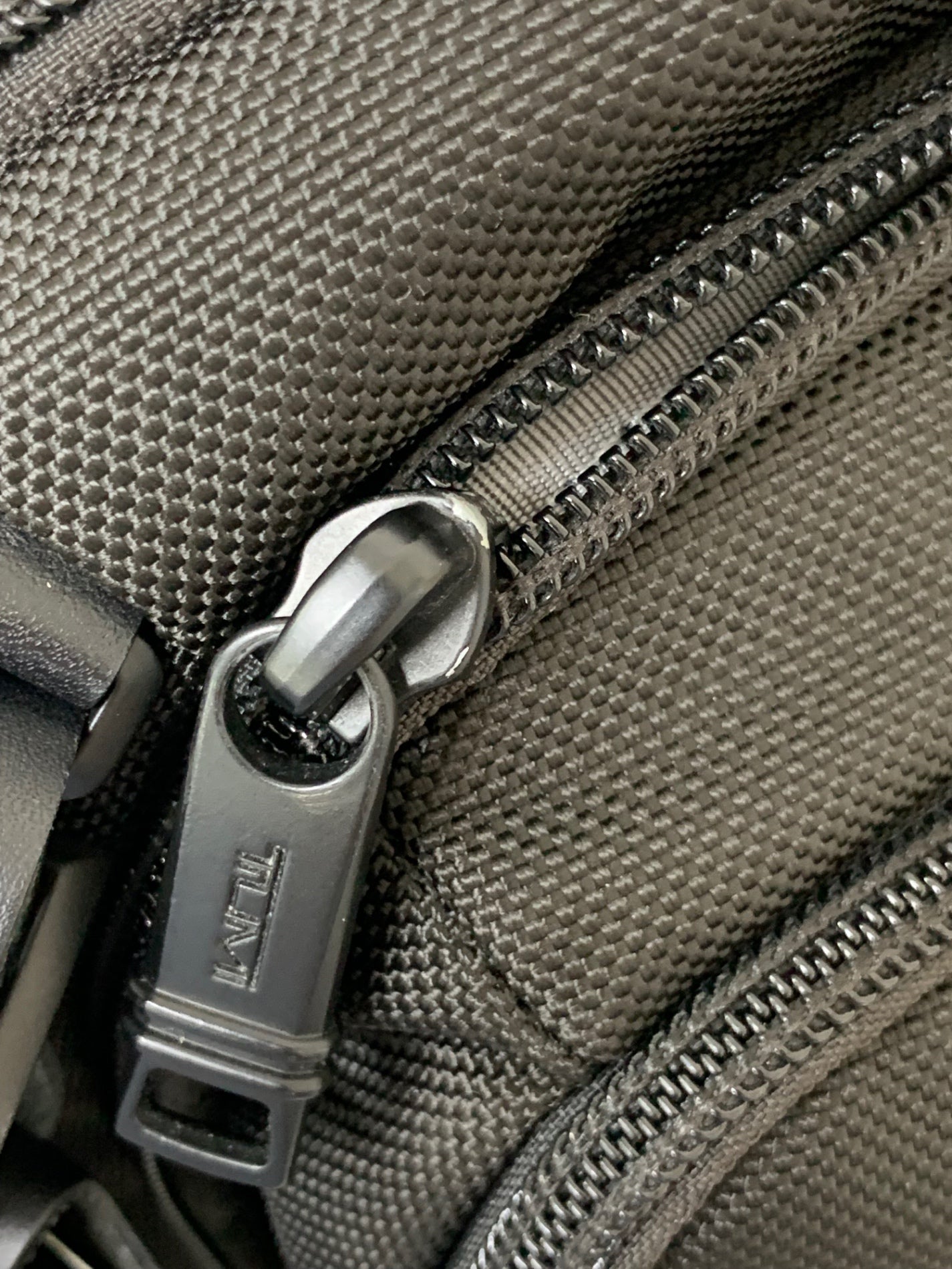 トゥミ ALPHA 3 Slim Backpack  2603581D3 ブラック ITGI7IOP1DUE