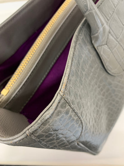 エーディーエムジェイ トートバッグ グレー クロコ型押し レザー スワロフスキー ITW95L3B47A2