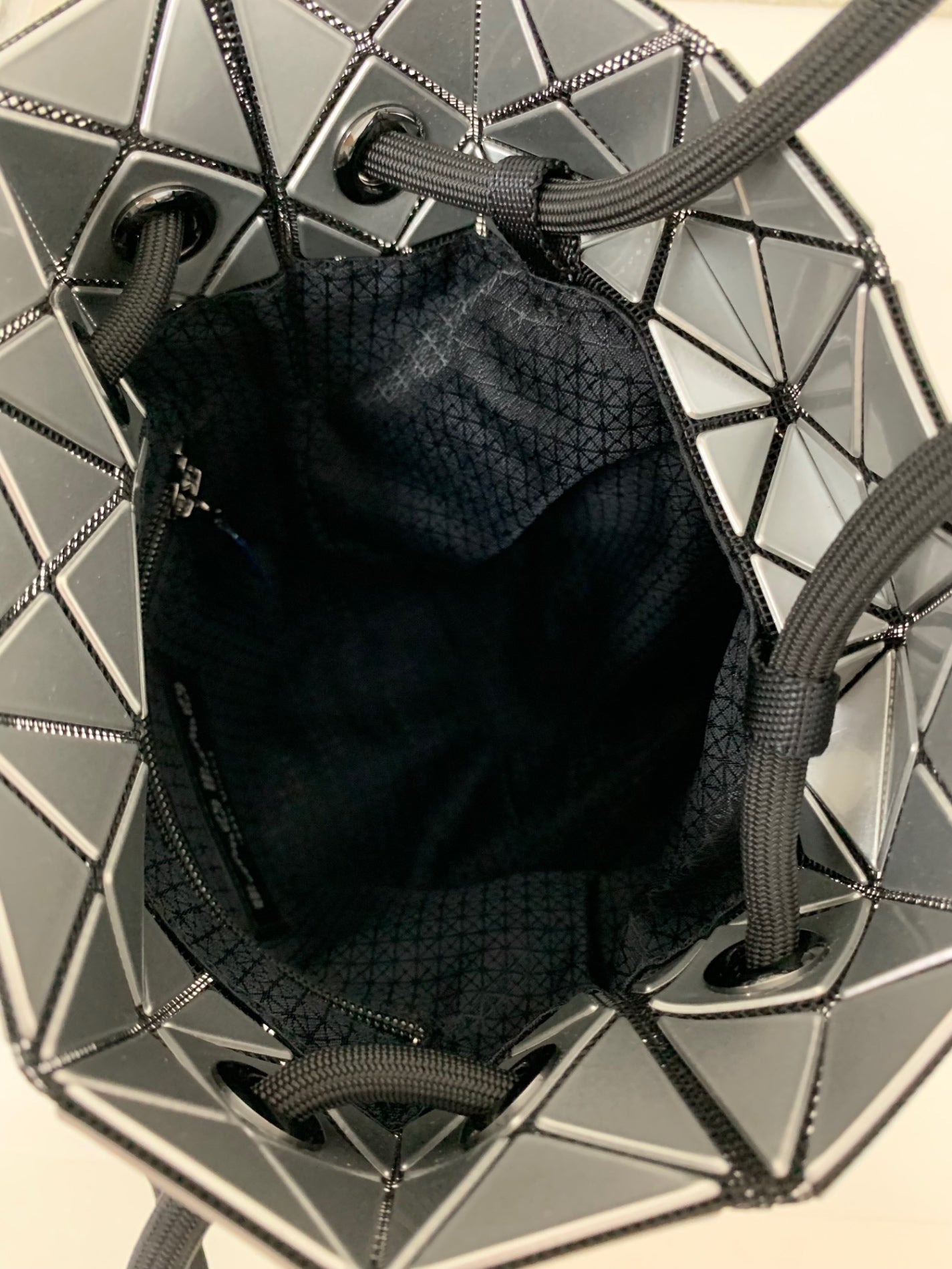 バオバオイッセイミヤケ WRING リング BB43AG531 ショルダーバッグ シルバー 巾着型 ITTWMOI26R40