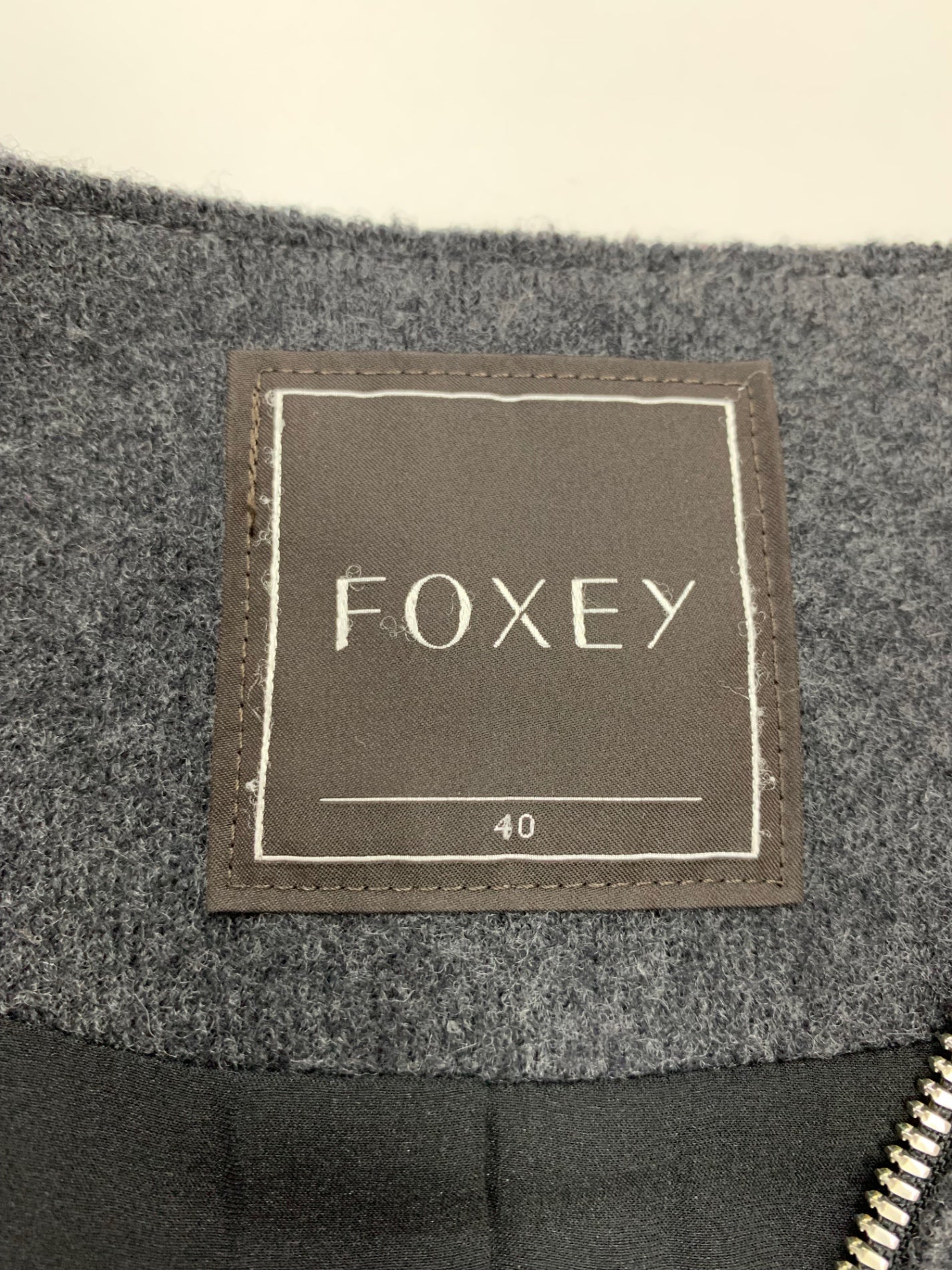 フォクシーブティック コート ウェブ 28944 40 グレー フリル ノーカラー ITSQLMAC9BWC