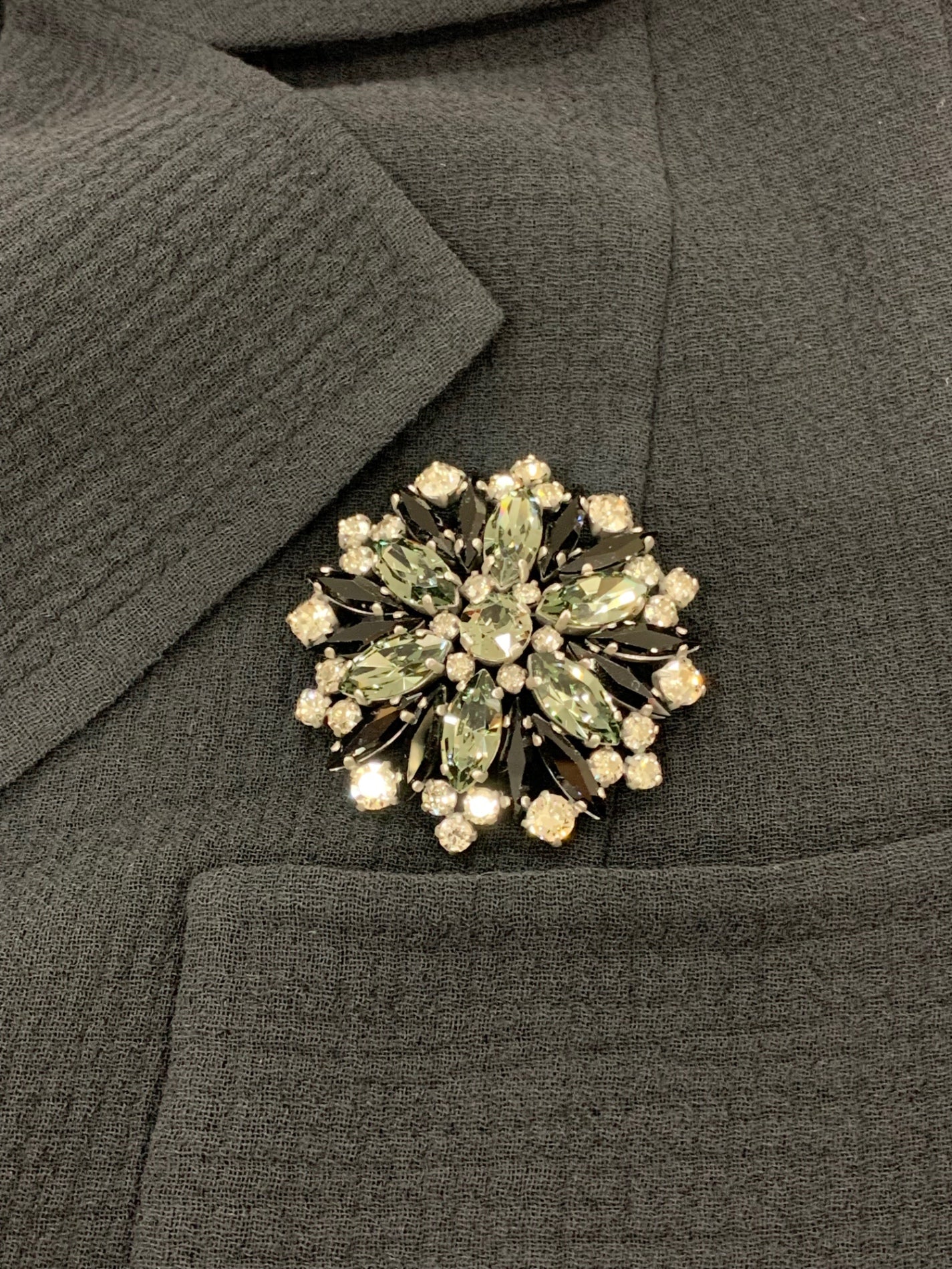 フォクシーブティック Duke デューク 41302 ジャケット　ブローチ付き 42 ブラック ITUBG74N3XWN