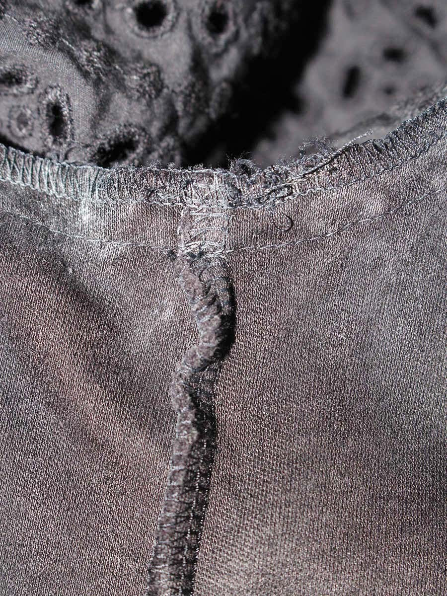 トゥービーシック W5P14-782-09 チュニック 42 ブラック カットワーク 刺繍 ITKTWC2821JC