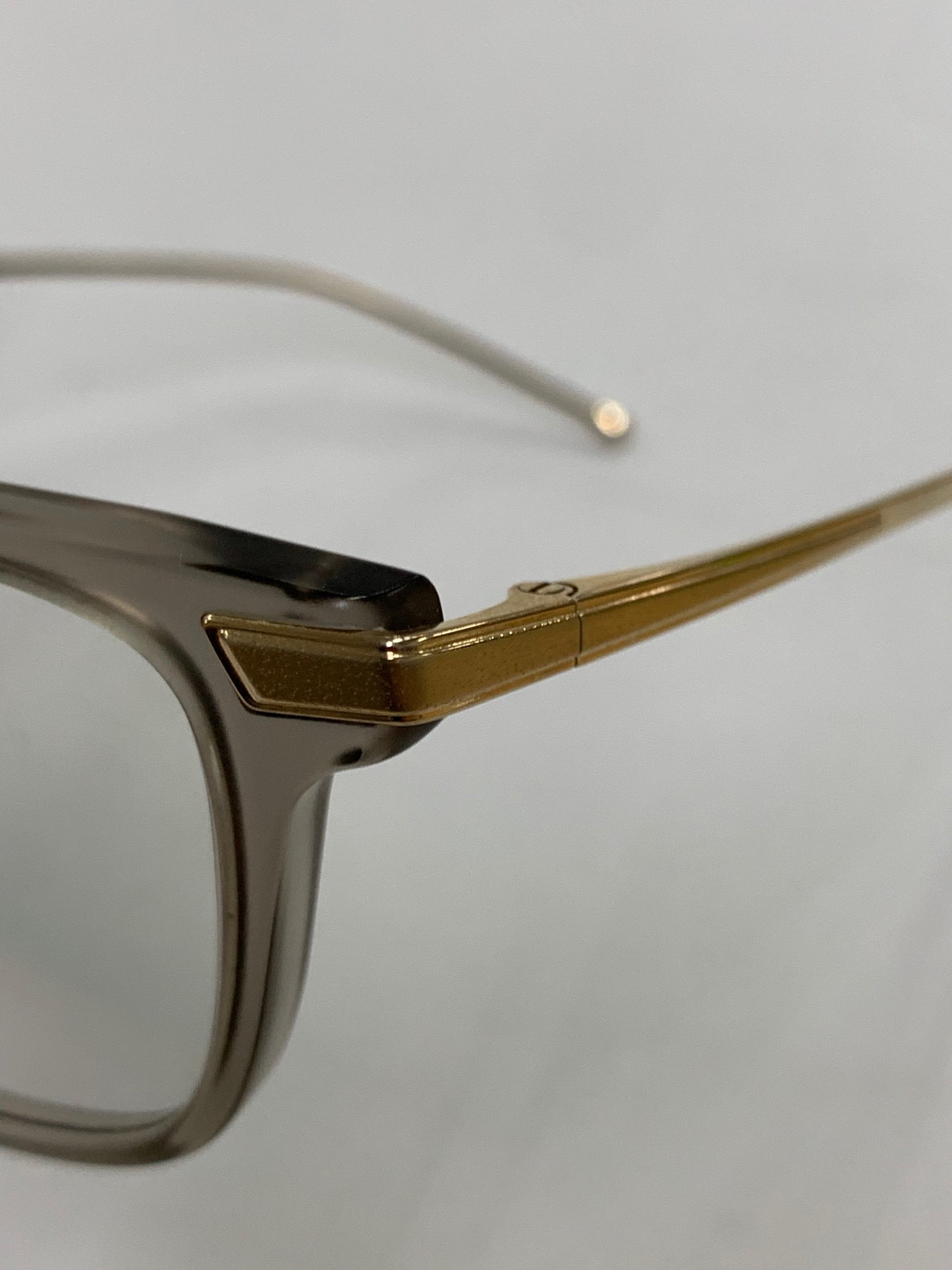ミスタージェントルマン OLDMAN メガネ H / Matte Grey / White Gold IT6435H8170W