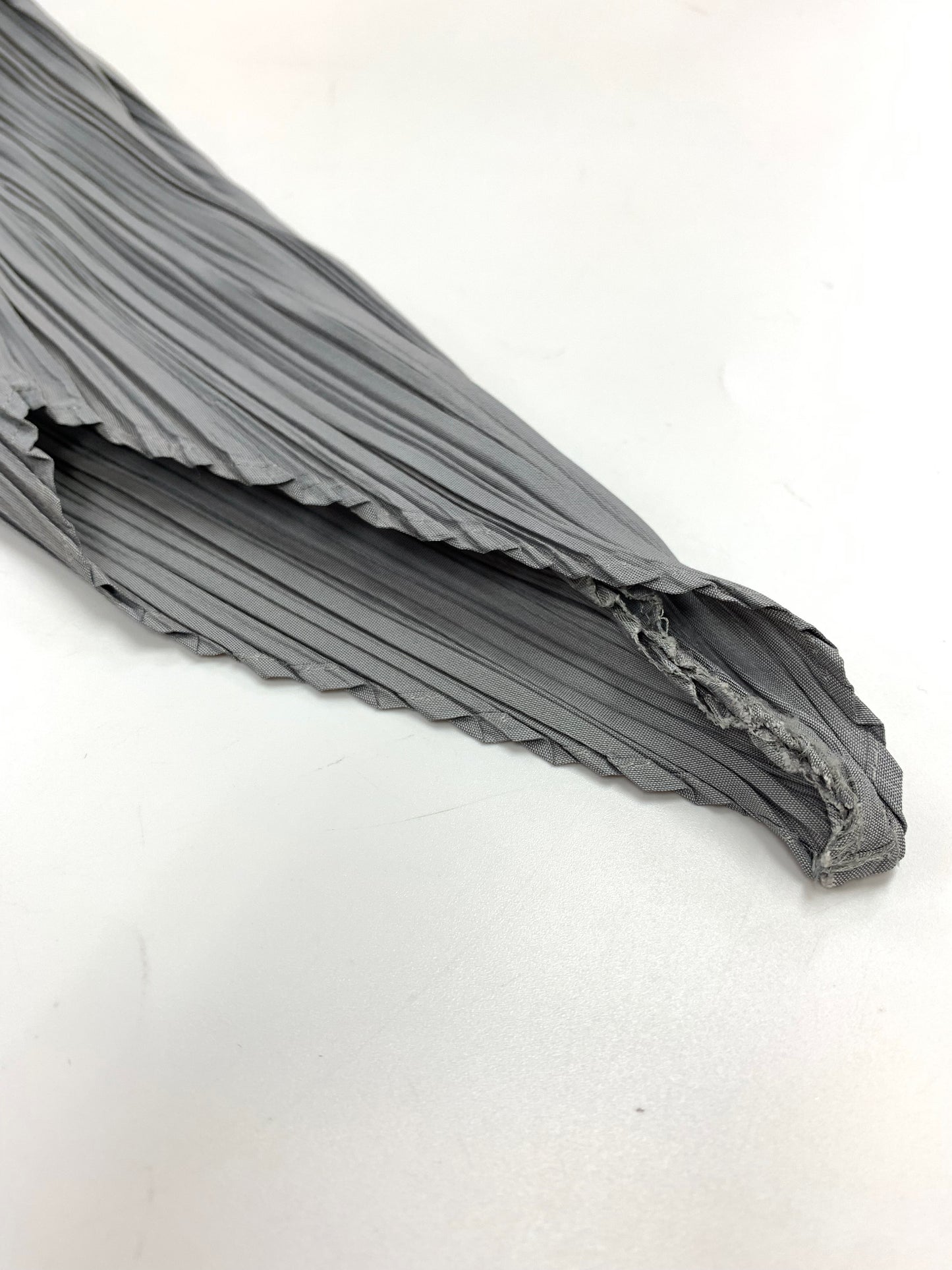 イッセイミヤケ IM21FD107 ジャケット 2 グレー プリーツ グラデーション ITZ46F3T9LJY