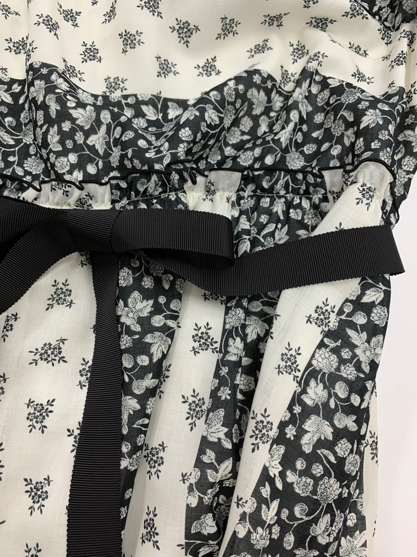 エムズグレイシー 小花柄エアリードレス 111316 ワンピース 38 ブラック ITRGU5TAN4LC