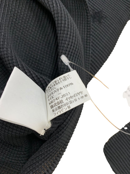 ミーイッセイミヤケ MI24FJ651 プルオーバー ブラック ボトルネック ワッフルプリーツ スター ITJMR2MR7W74