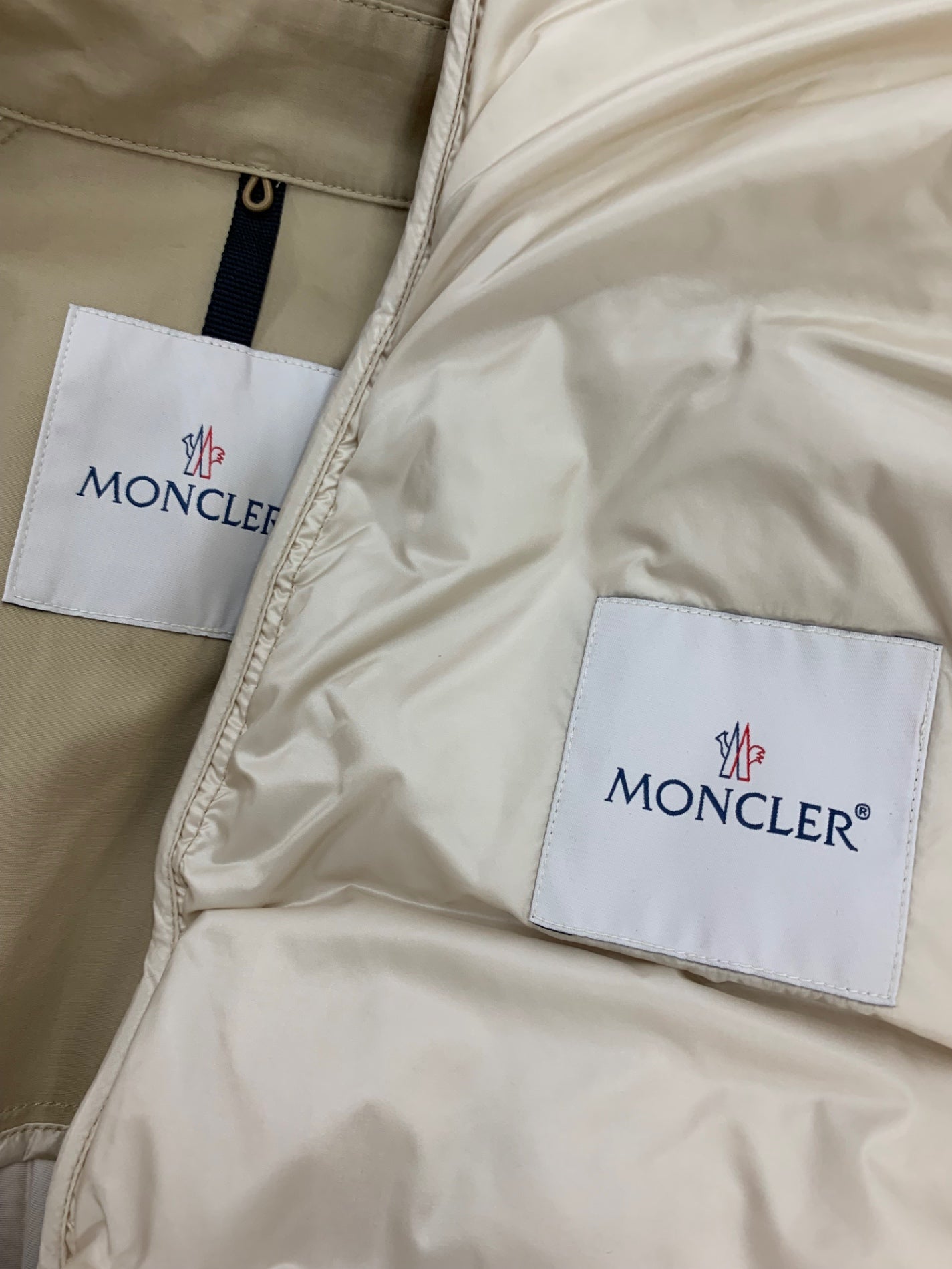 モンクレール EBIHENS LONG COAT F20931D51980 トレンチコート 00 ベージュ インナーダウンベスト付き 2WAY プリーツ IT1CW4KZVALE 【SALE】