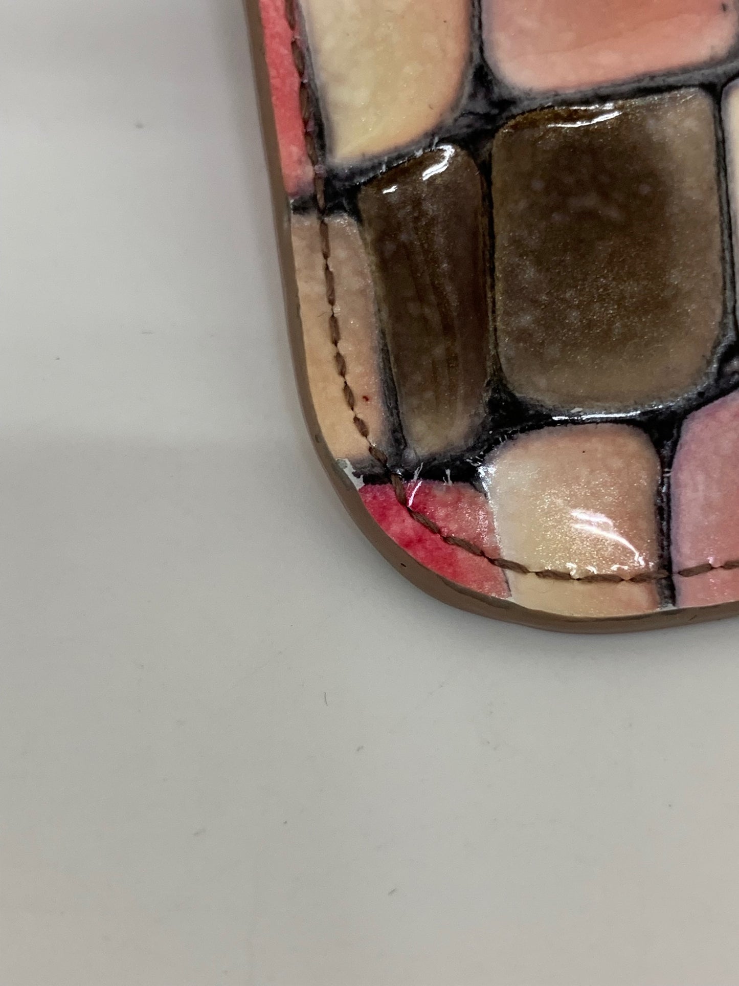 アタオ slimo ヴィトロ 財布 ピンク 大聖堂のステンドグラスがイメージのレザー IT7KSKJD7M4N