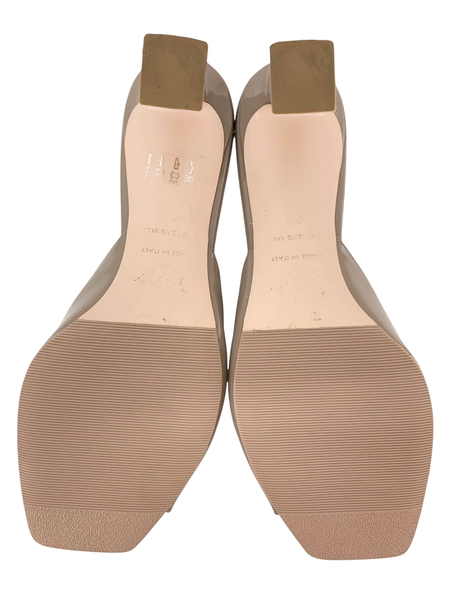 ロジェヴィヴィエ トランペット パテントレザー ミュール RVW74839190D1PC415 36 グレージュ ITTYSATRRS3K 【SALE】