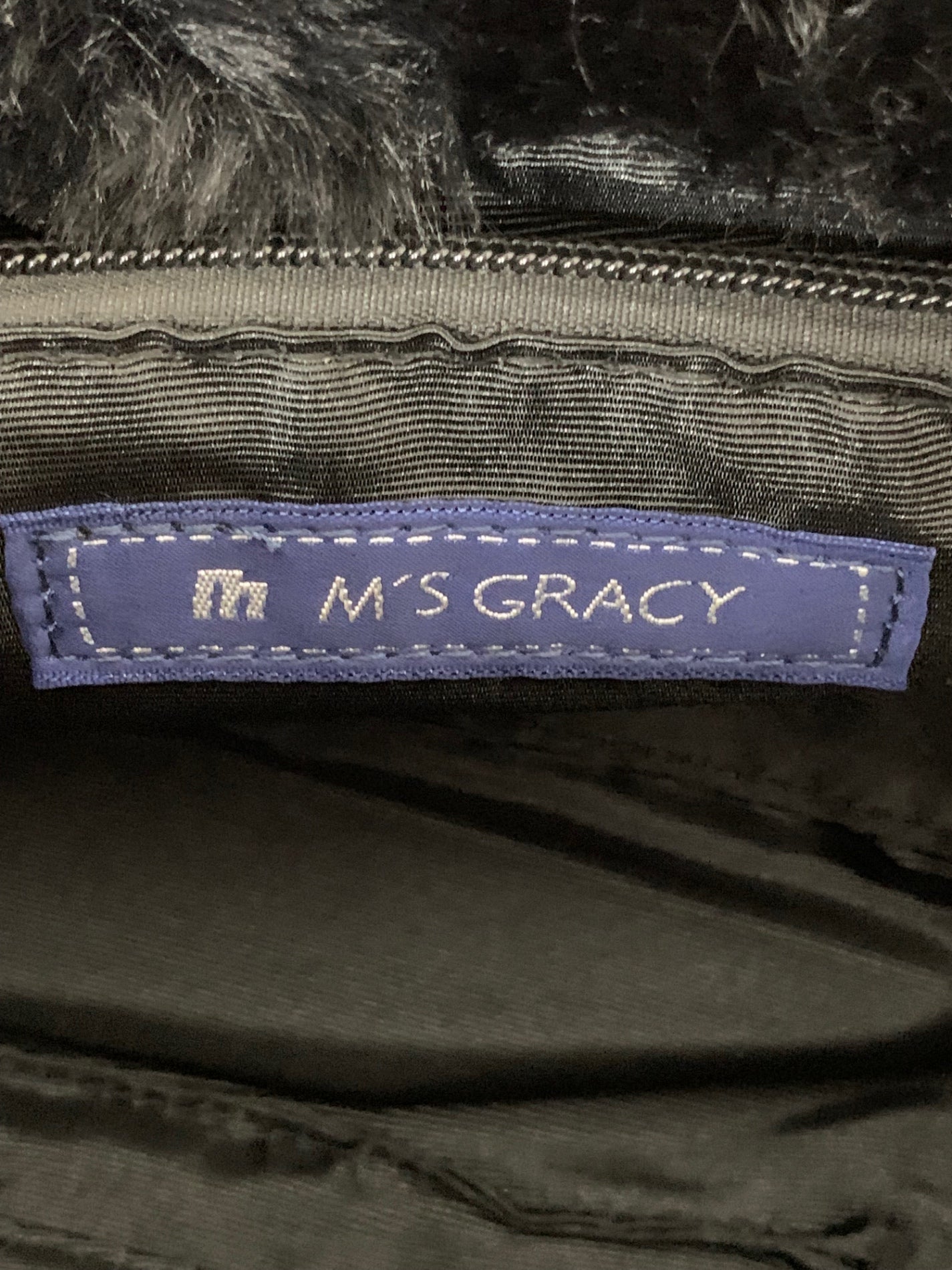 エムズグレイシー 674527 ハンドバッグ ブラック フェイクファー バッグインバッグ リボン ITVMIWYK4SHG