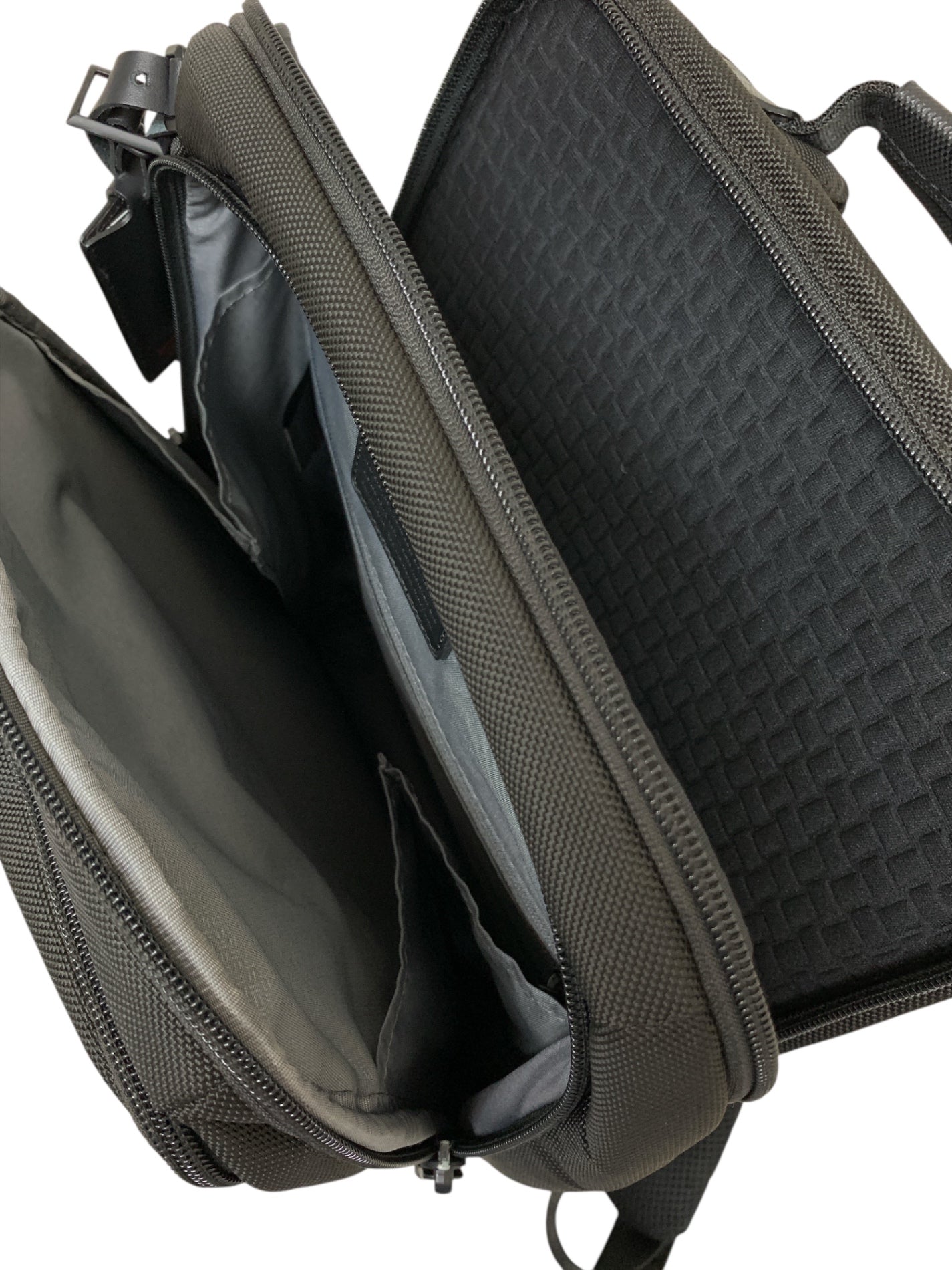 トゥミ ALPHA 3 Slim Backpack  2603581D3 ブラック ITGI7IOP1DUE
