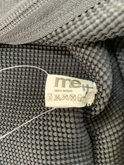 ミーイッセイミヤケ MI13FO002 ジップカーディガン ブラック ハイネック ダブルジップ ITE0XE4NNUCQ