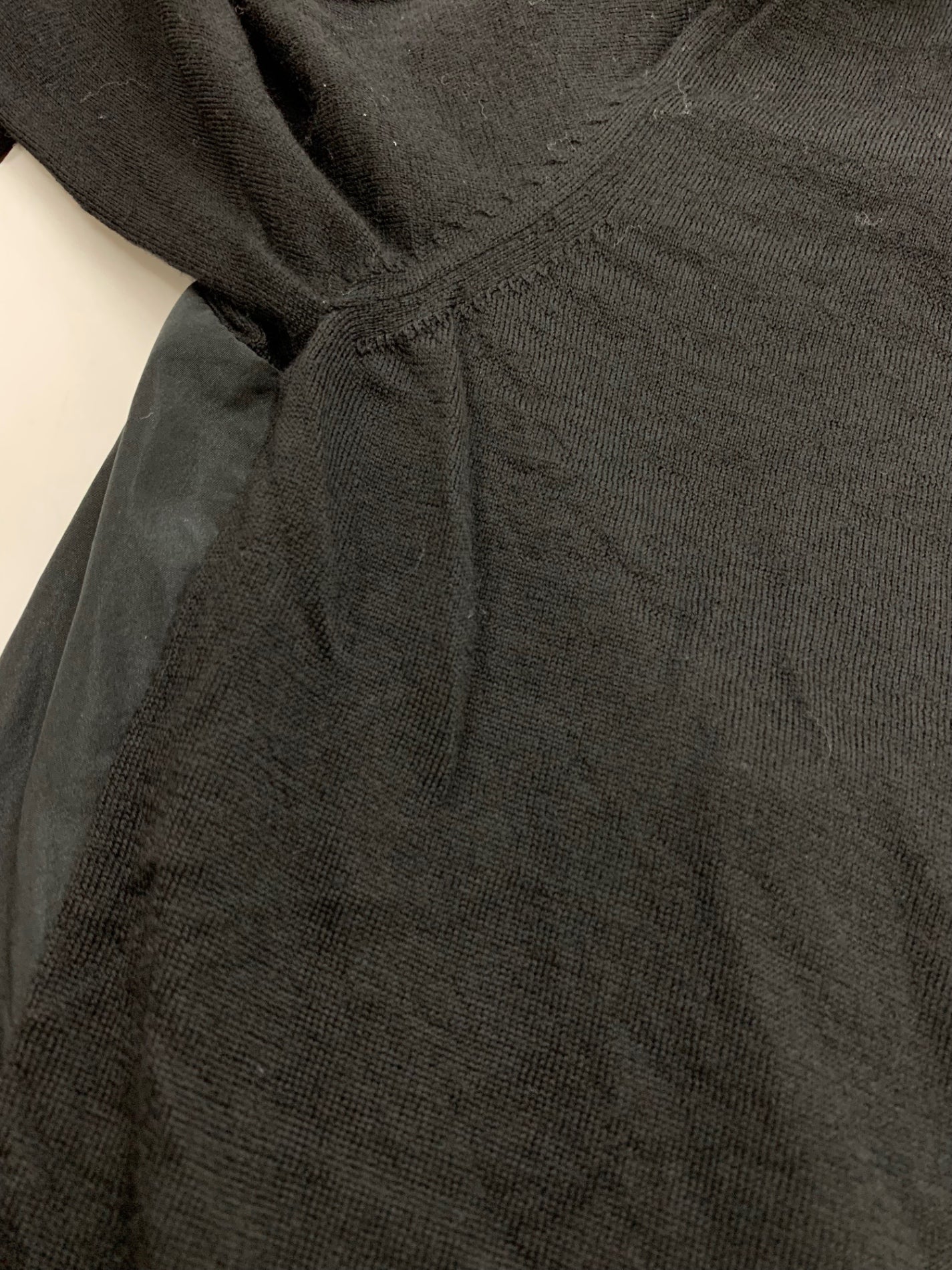 モンクレール GIROCOLLO TRICOT H20939C00010 M1180 セーター S ブラック ニット ナイロン ブラックワッペン ITOU6HXRF494