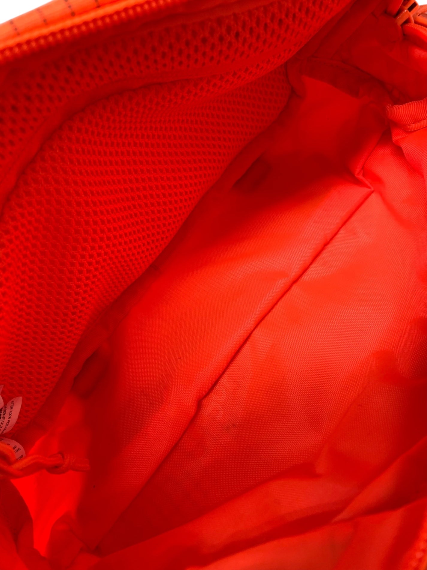 シュプリーム ボディバッグ オレンジ ナイロン ロゴ ITJCAUIMYLPC