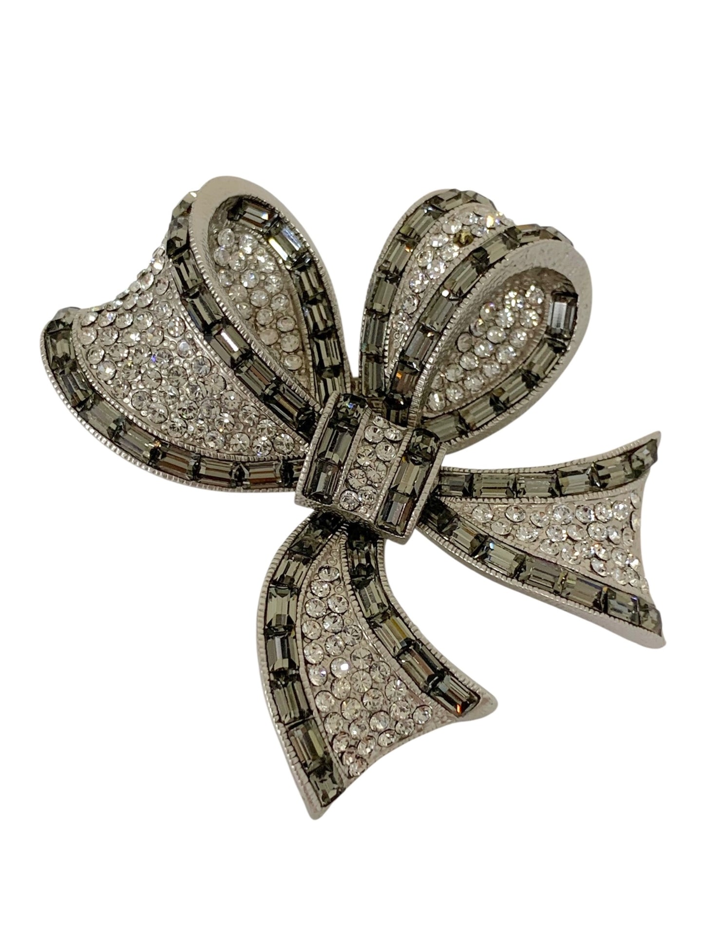 フォクシーブティック ブローチ シルバー リボン ラインストーン ITD7YJLPMWM8