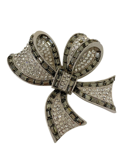 フォクシーブティック ブローチ シルバー リボン ラインストーン ITD7YJLPMWM8