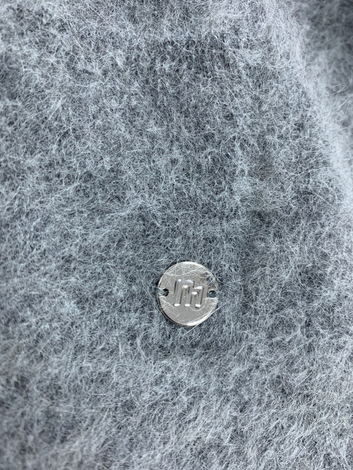 エムズグレイシー 518608 シンプルクルーネックニットカーディガン 38 グレー ITF5Z5A51L0G