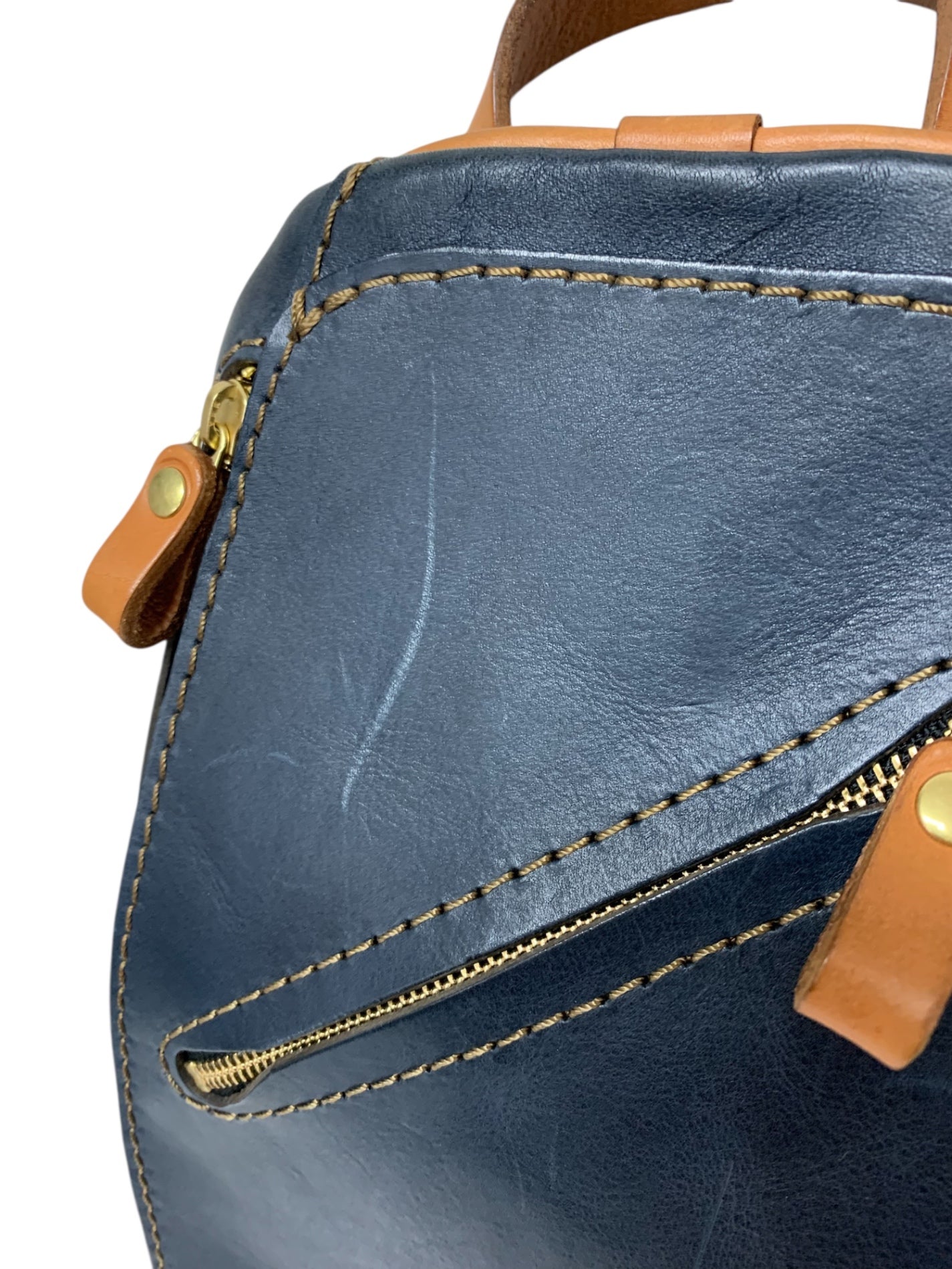 ヘルツ トリプルファスナーボディバッグ ネイビー ワンショルダー スターレ ソフトレザー ITXIVR9CDJ4A