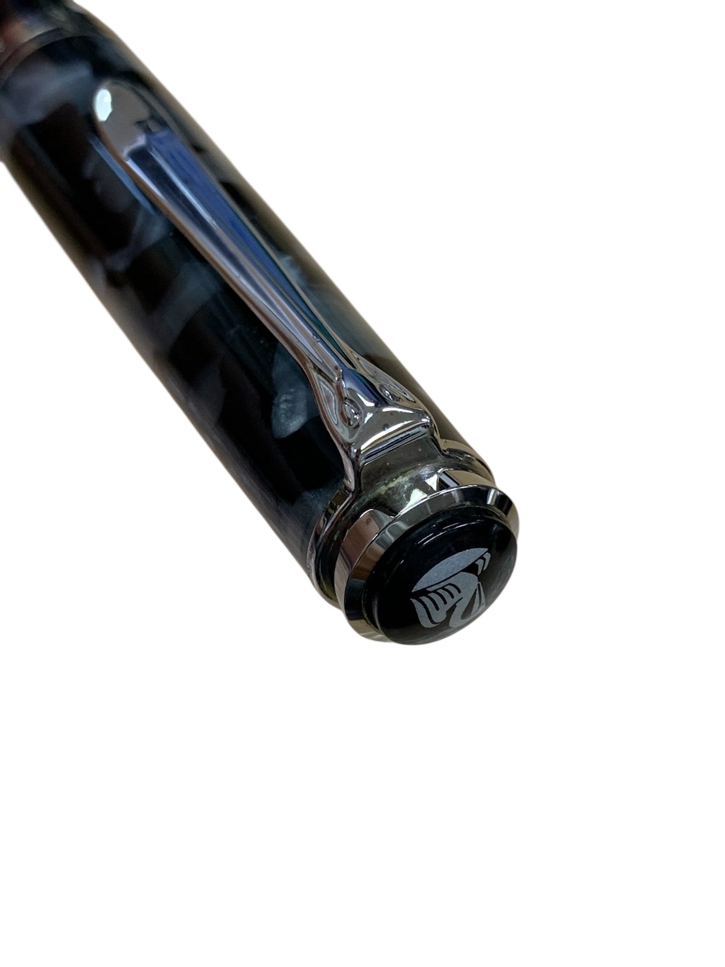 ペリカン 万年筆 都市シリーズ M620 シカゴ ブラック/グレー M 14C 585 ITLPJQ8T2GCK