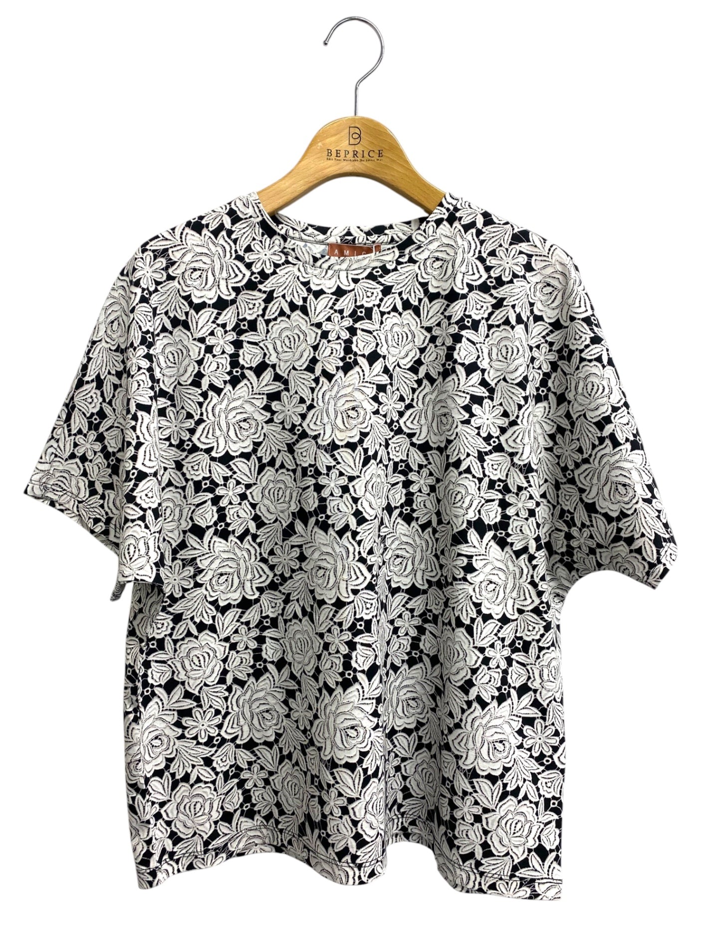 アミカ キッズ AM222C-AW05 Tシャツ F ブラック フラワーモチーフ ITUTNVY1RV2O