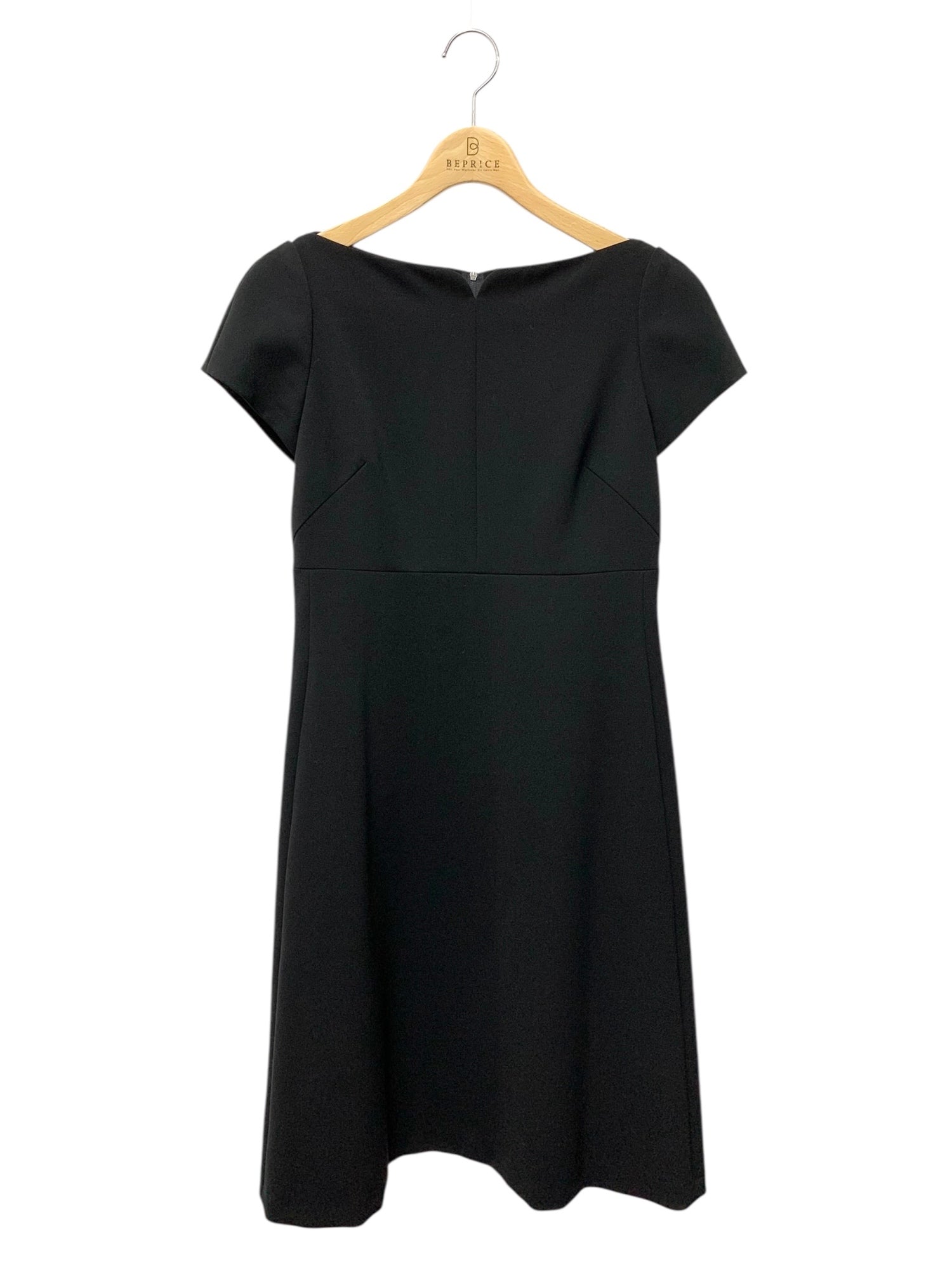 FOXEY (フォクシー)ワンピース通販 | 中古ブランド古着 | ビープライス