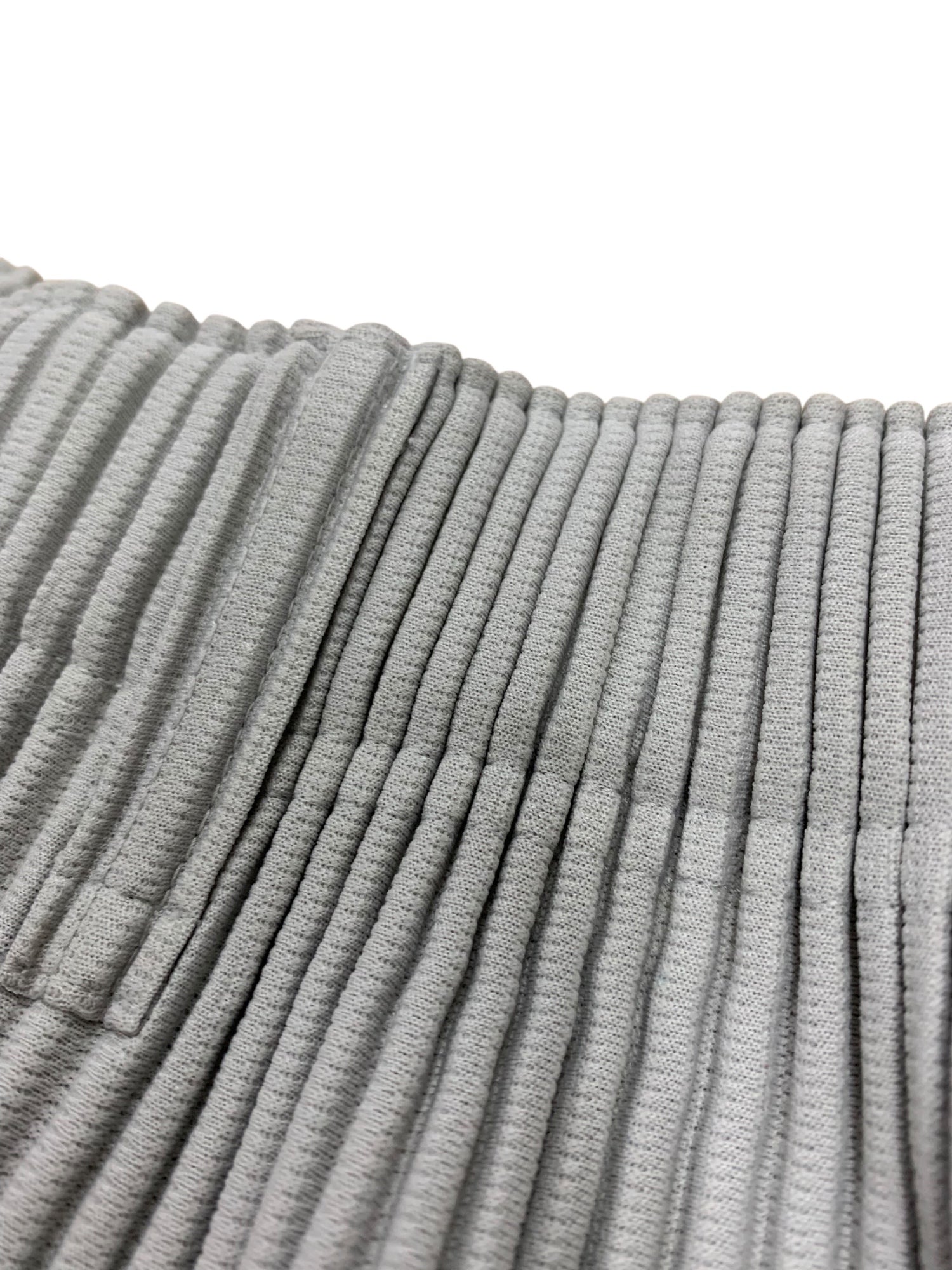 オムプリッセイッセイミヤケ　消しプリーツパンツ　グレー HOMME PLISSE ISSEY MIYAKE(イッセイミヤケオムプリッセ) BASICS