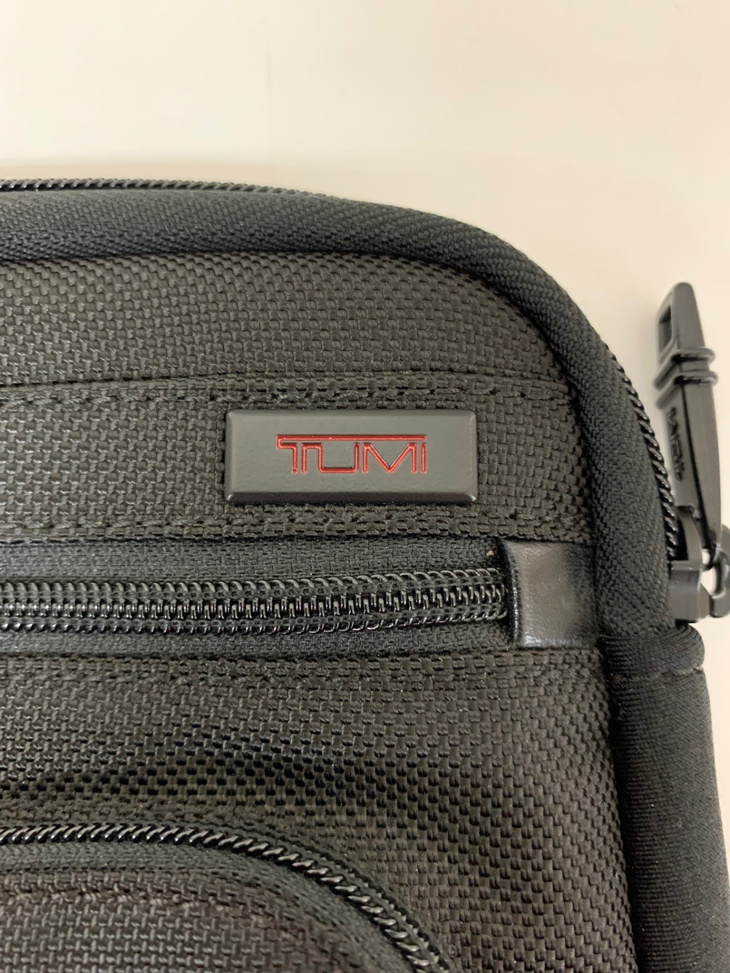 Tumiスリムタブレットカバーfor Surface Pro 3/4 840076165247 ブラック IT3T7U7M4740