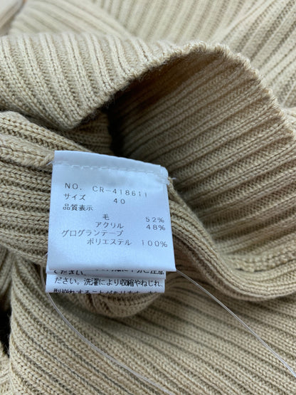 エムズグレイシー ロゴ刺繍入りタートルネックセーター 418611 ニット 40 ベージュ ボタン IT703EN08HIW