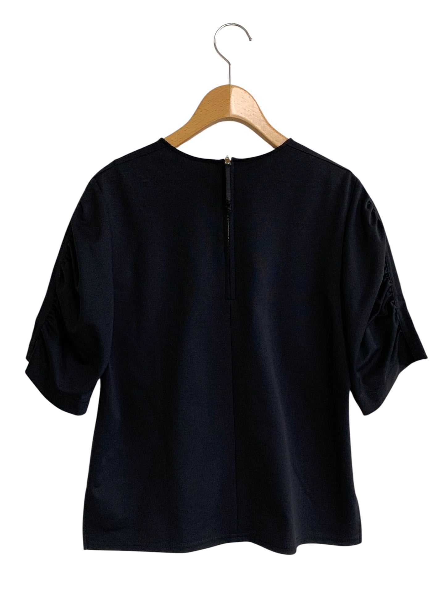 エムプルミエブラック C837-002 プルオーバー 38 ブラック バックジップ ITSJBDM788EQ