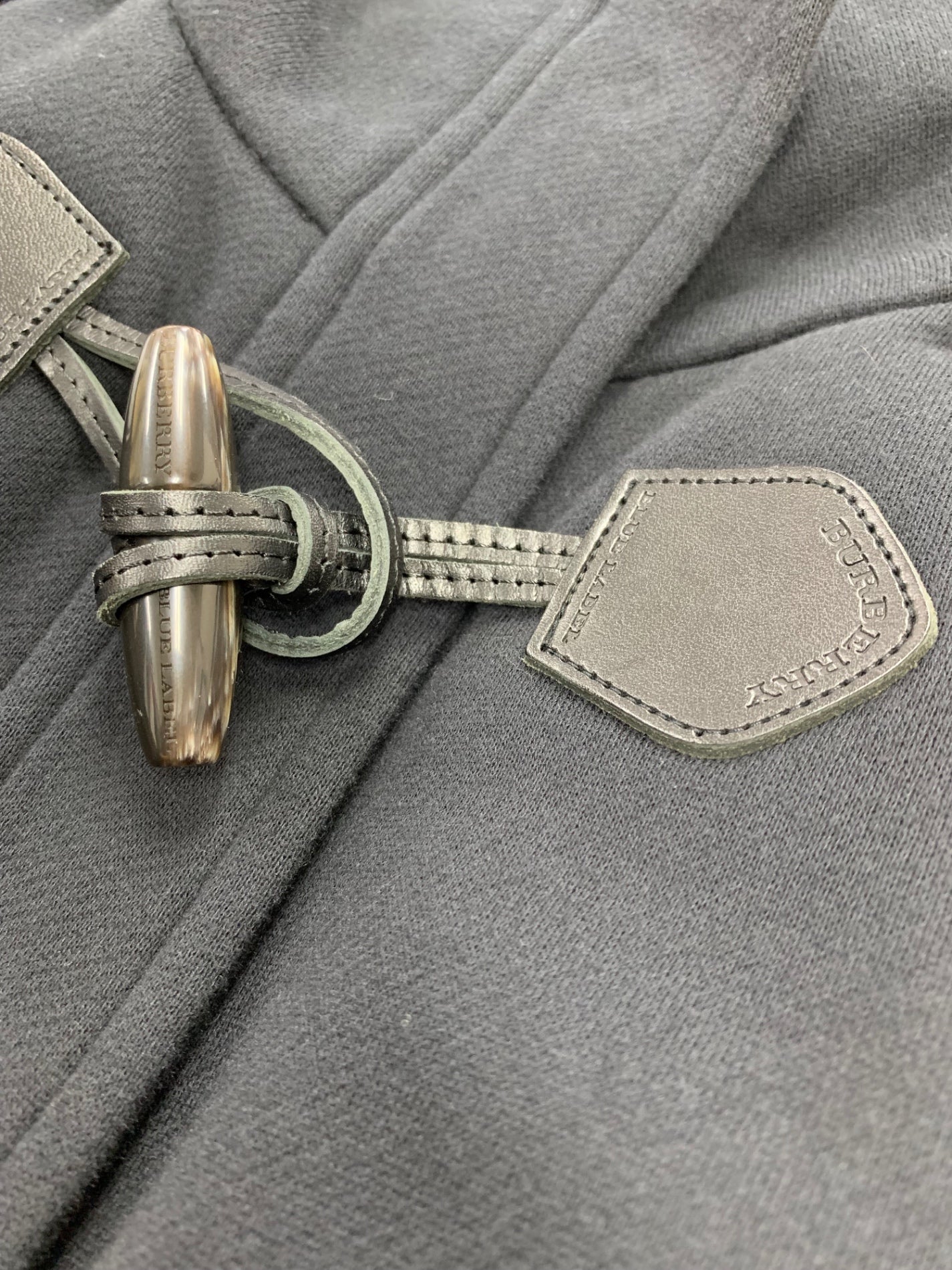 バーバリーブルーレーベル E191-685-09 ダッフルコート 38 ブラック レザー フード ドルマンスリーブ IT7CQMLGOD0M