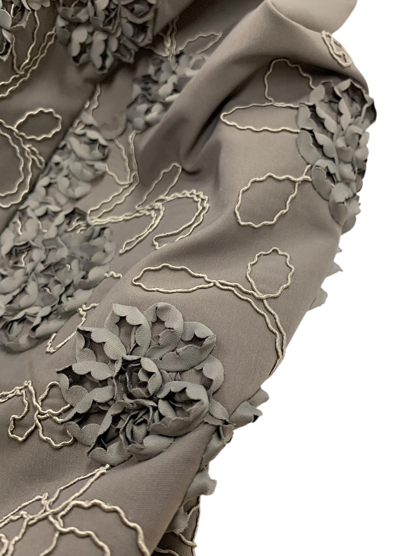 エムズグレイシー コード刺繍入りワンピース 211332 38 グレー IT7EA7PCA18G