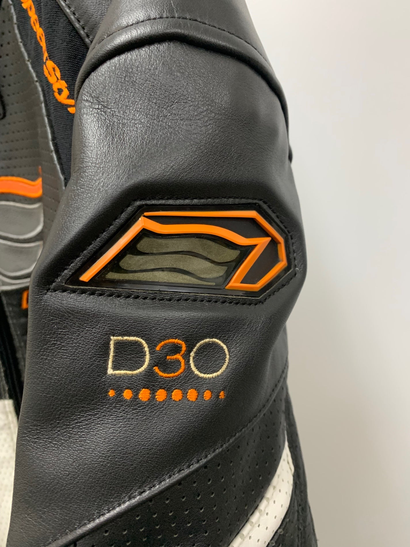 ヒョウドウ speed style D3o パンチングレザージャケット L ブラック ITSAG9CGQ4HK