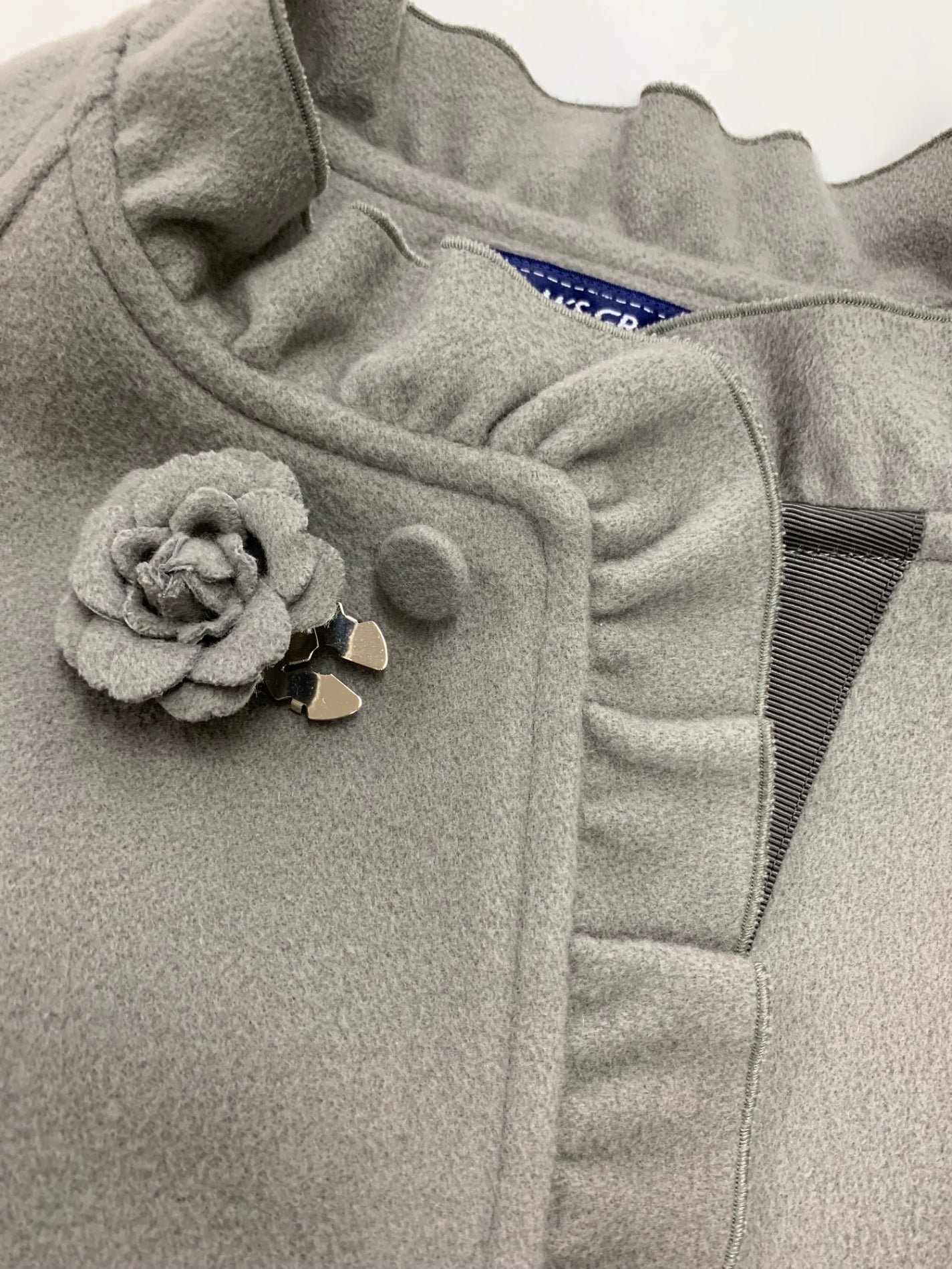 エムズグレイシー 119608 コート 38 グレー フリル付きレディーライクコート IT85WKQASRDO