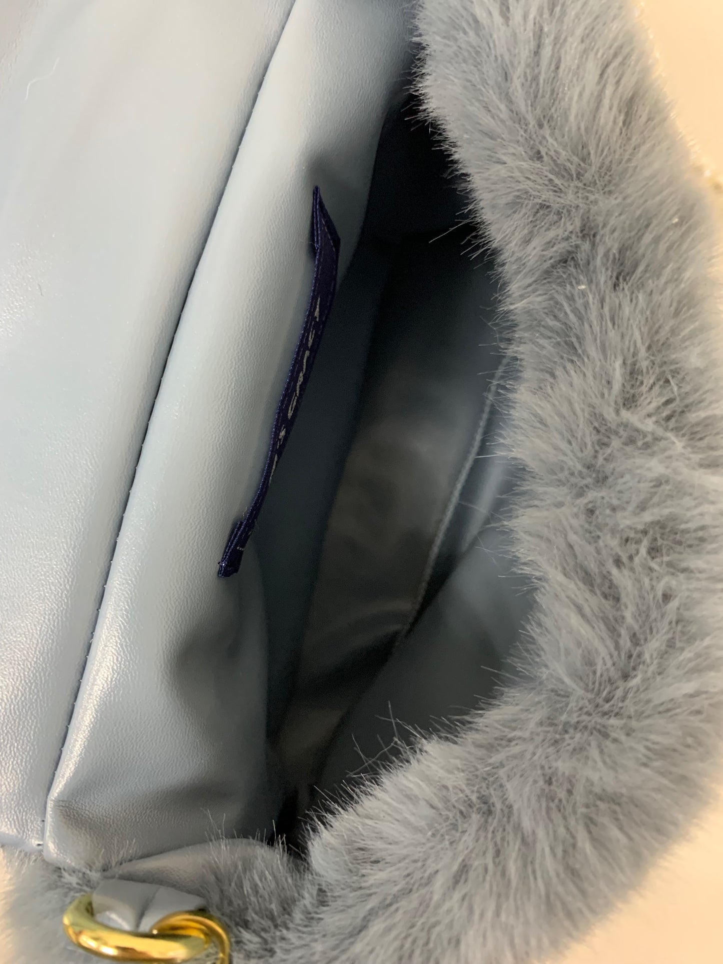 エムズグレイシー パールショルダー付きフェイクファーバッグ 494538 ブルー ITKIYFM1RL5O