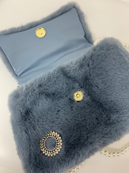 エムズグレイシー パールショルダー付きフェイクファーバッグ 494538 ブルー ITKIYFM1RL5O